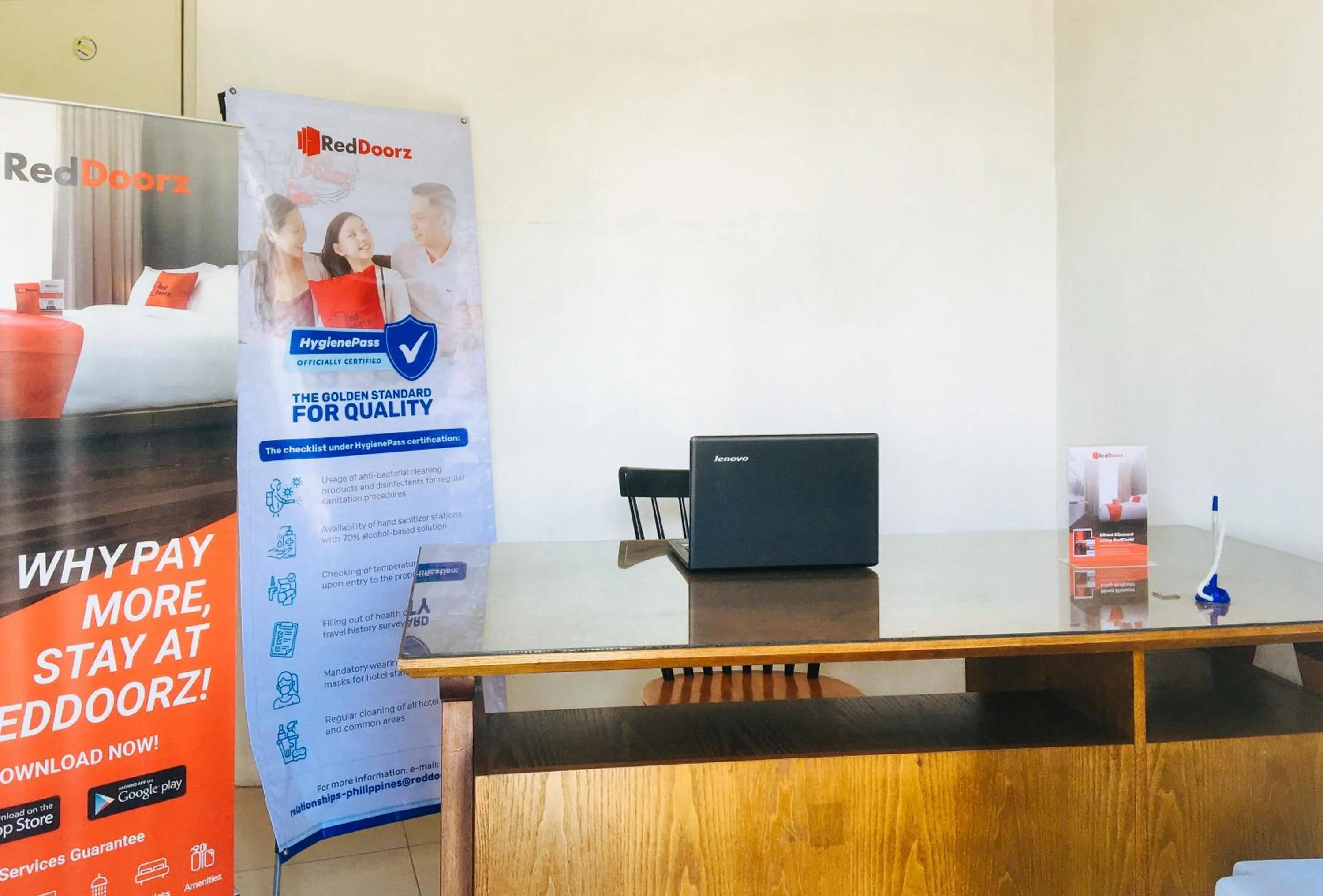 Lobby or reception in RedDoorz @ El Cuarto SRP Talisay