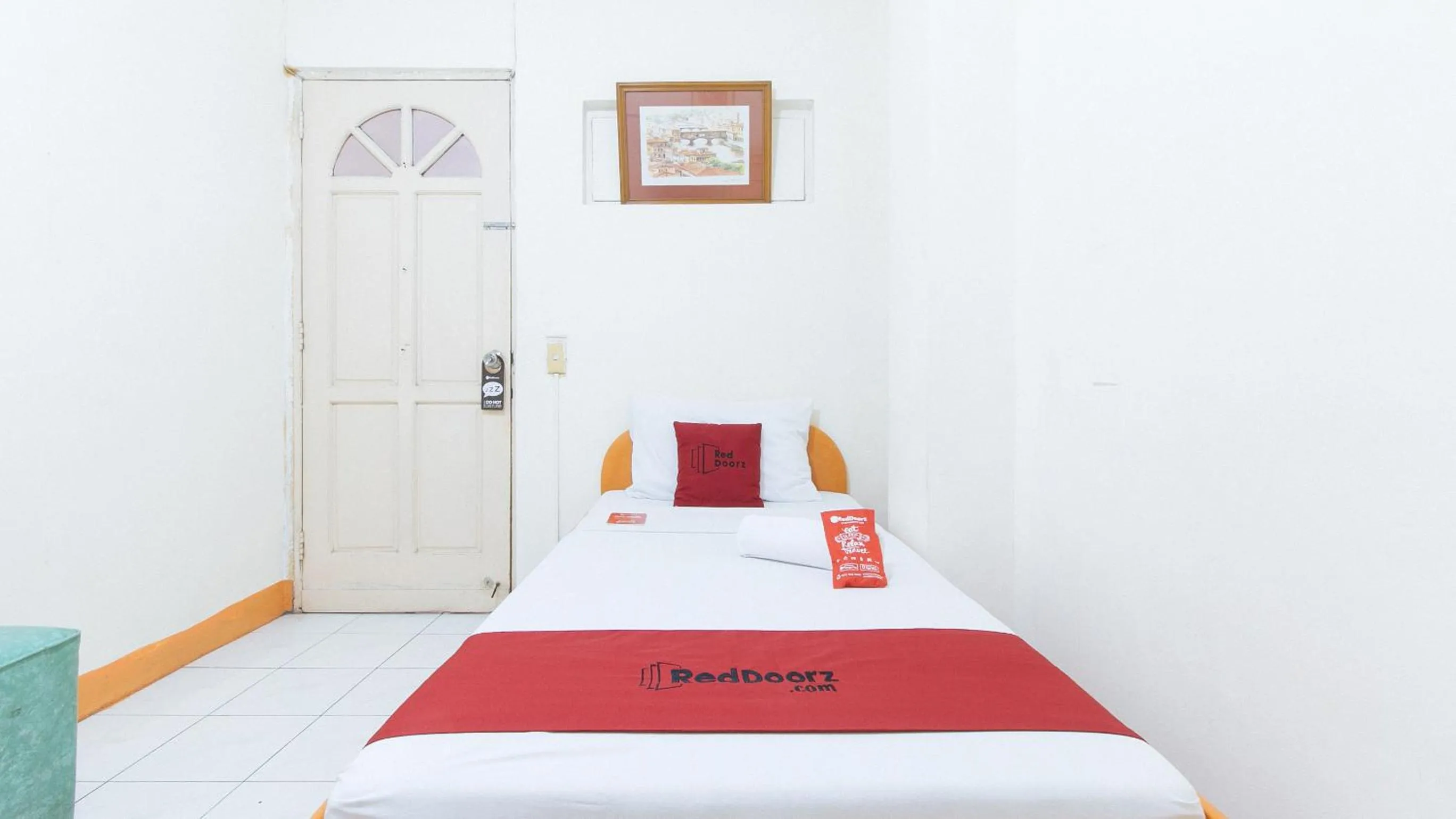 Bedroom, Bed in RedDoorz @ El Cuarto SRP Talisay