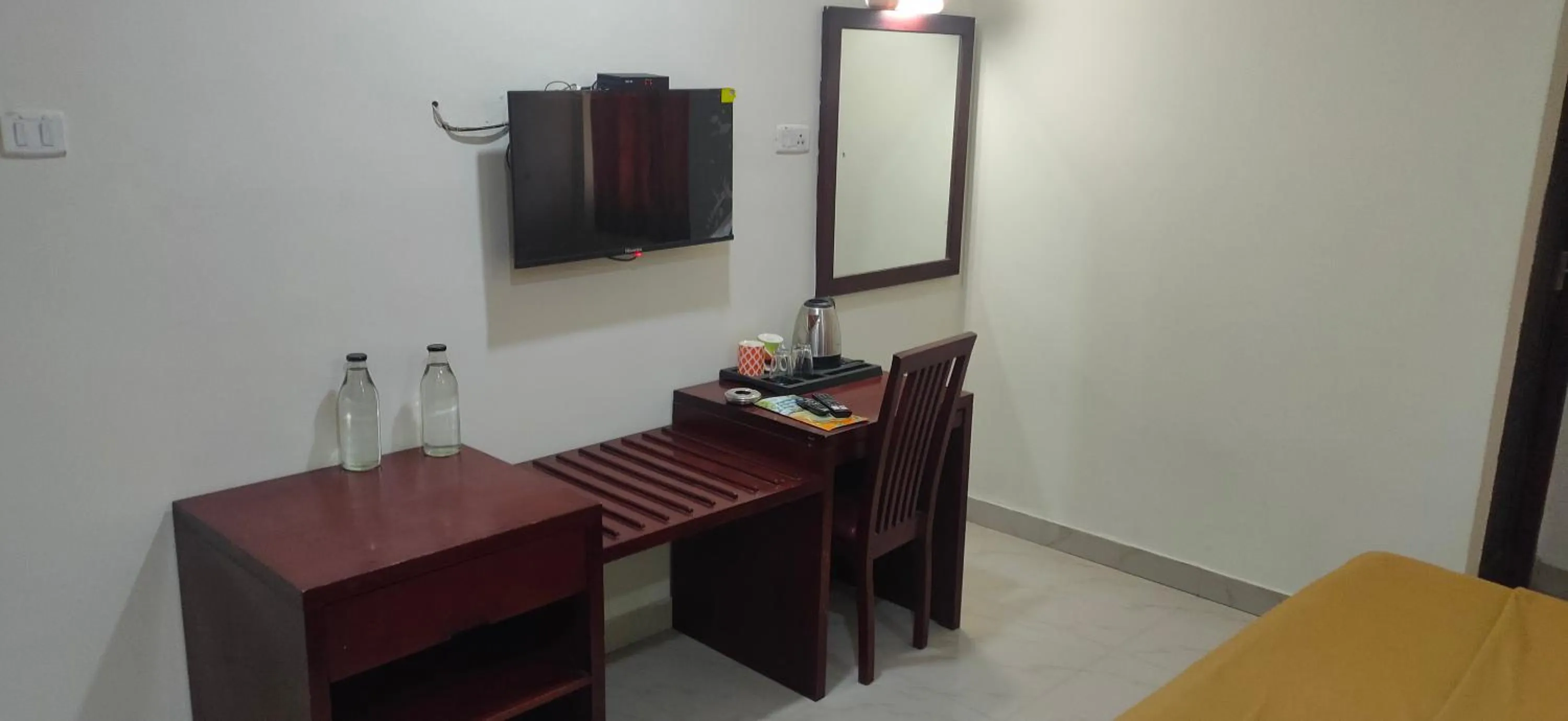 TV and multimedia in Hotel Geetha International