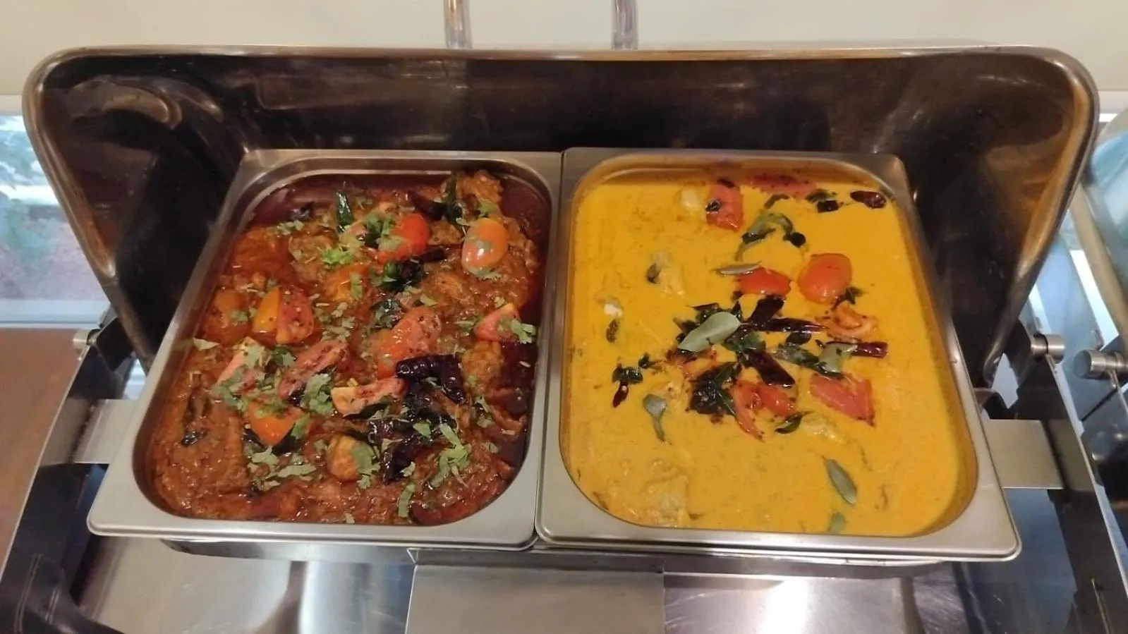 Restaurant/places to eat in The Trios Hotel