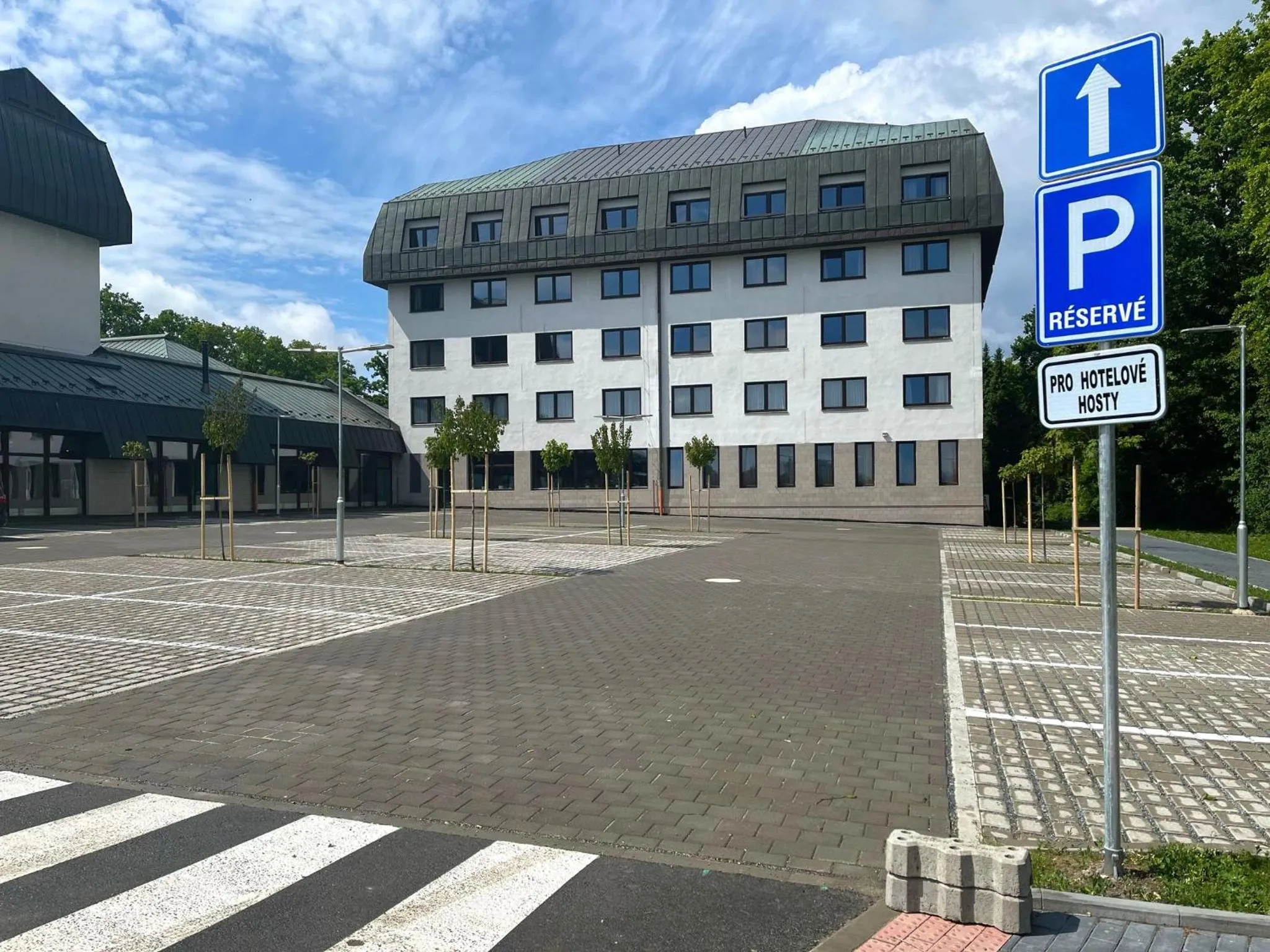 Parking in Hotel Globus
