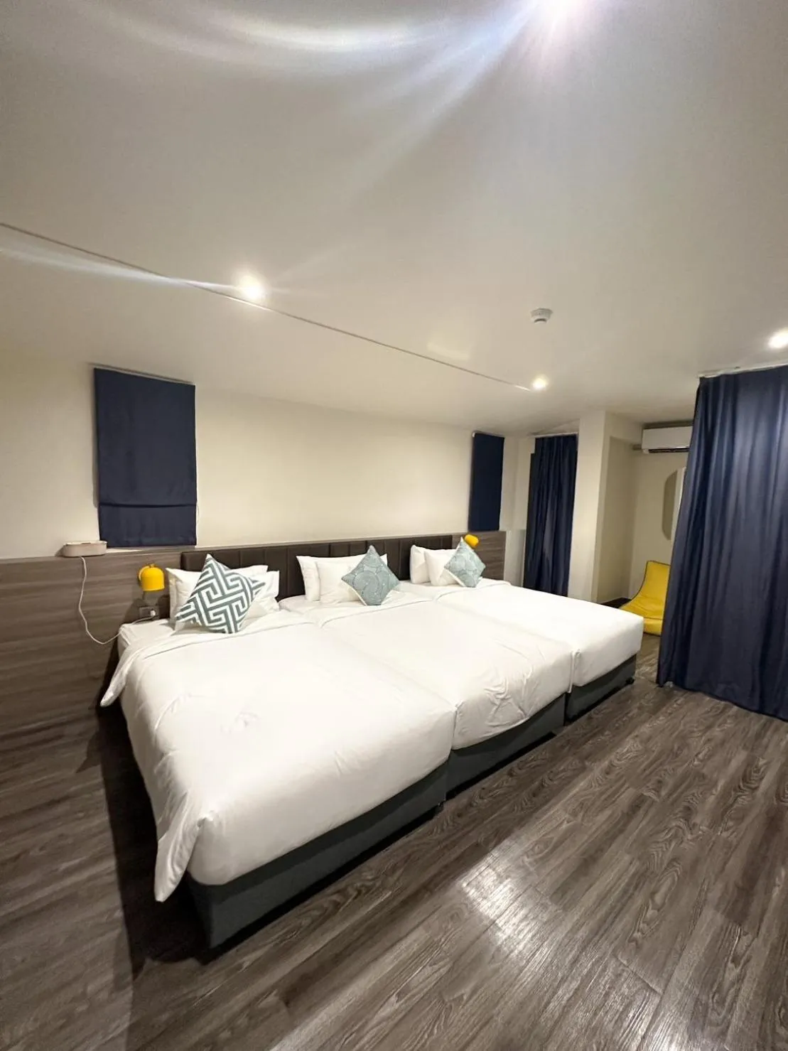 Bed in SureStay by Best Western Iconic Ari-Jatujak