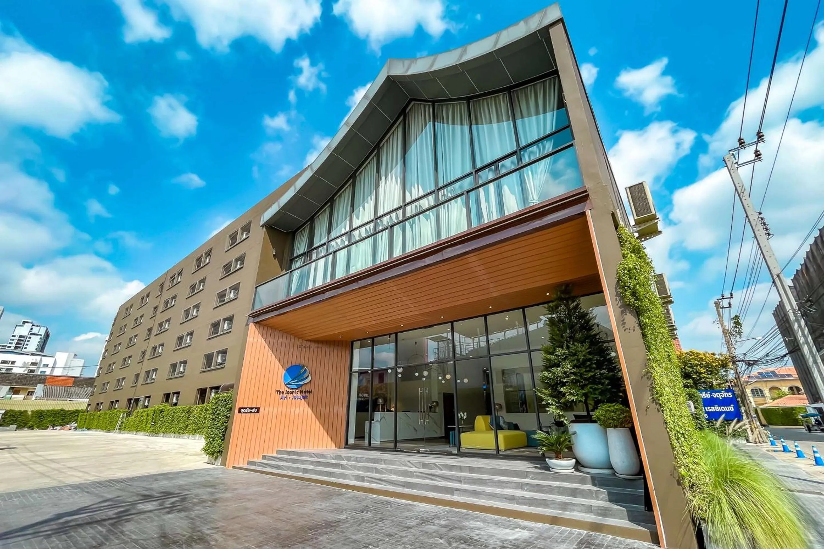 Property building in SureStay by Best Western Iconic Ari-Jatujak