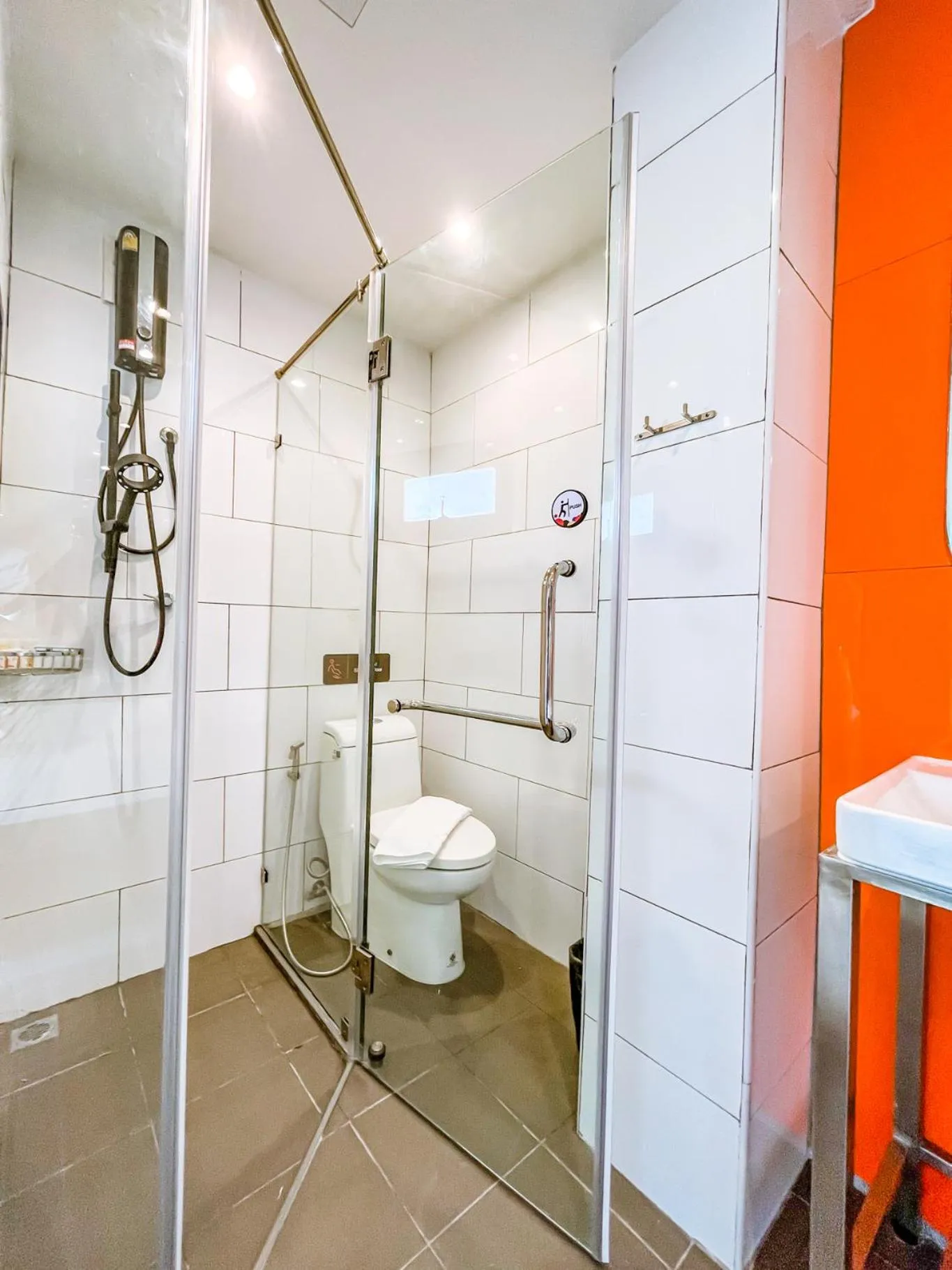 Shower in SureStay by Best Western Iconic Ari-Jatujak