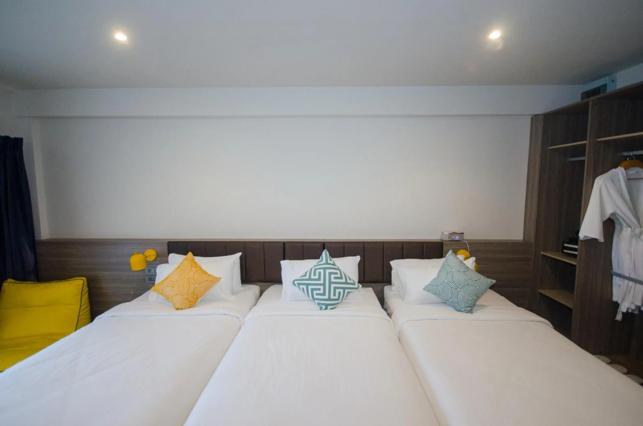 Bed in SureStay by Best Western Iconic Ari-Jatujak