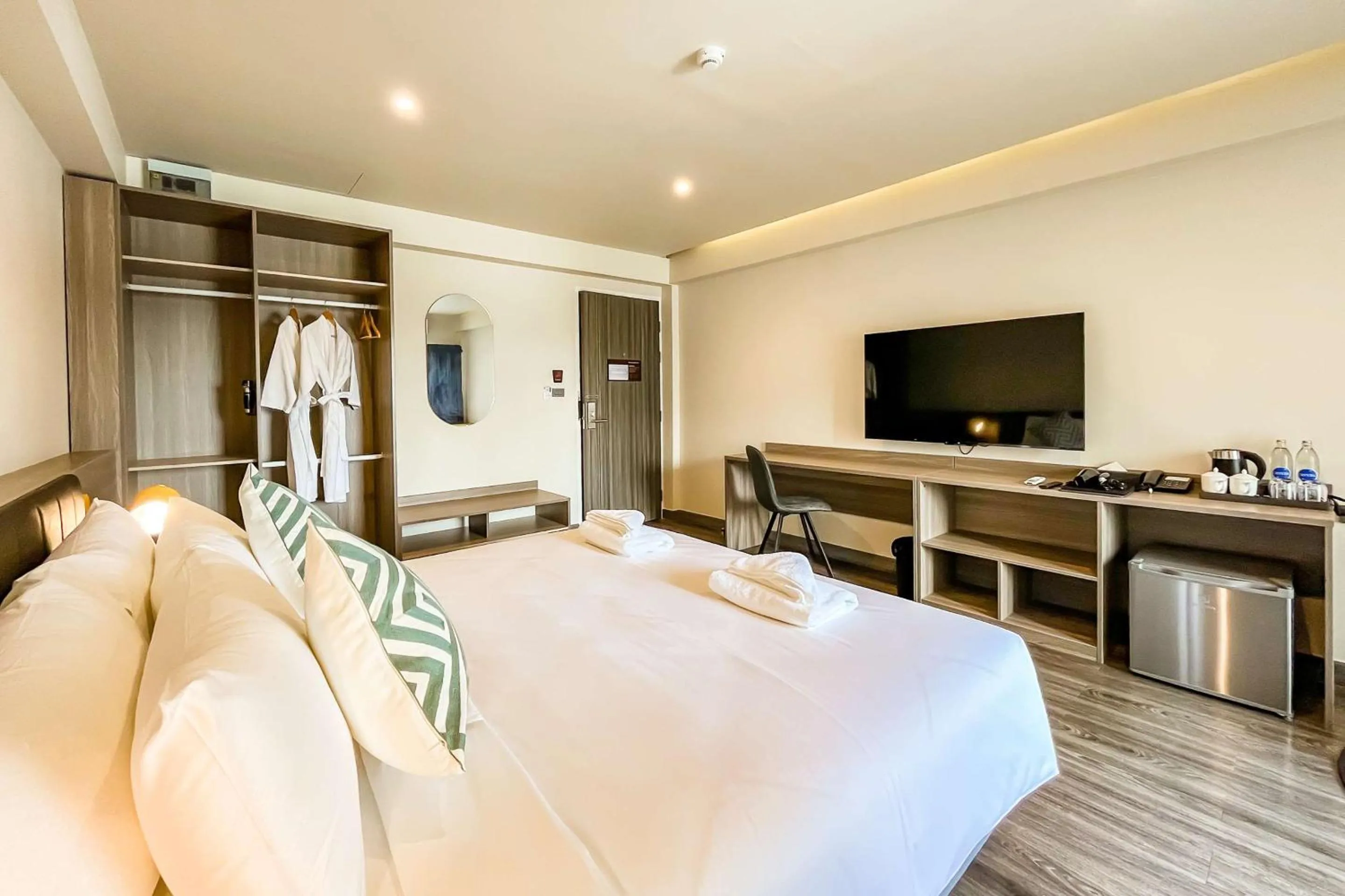Bedroom, Bed in SureStay by Best Western Iconic Ari-Jatujak
