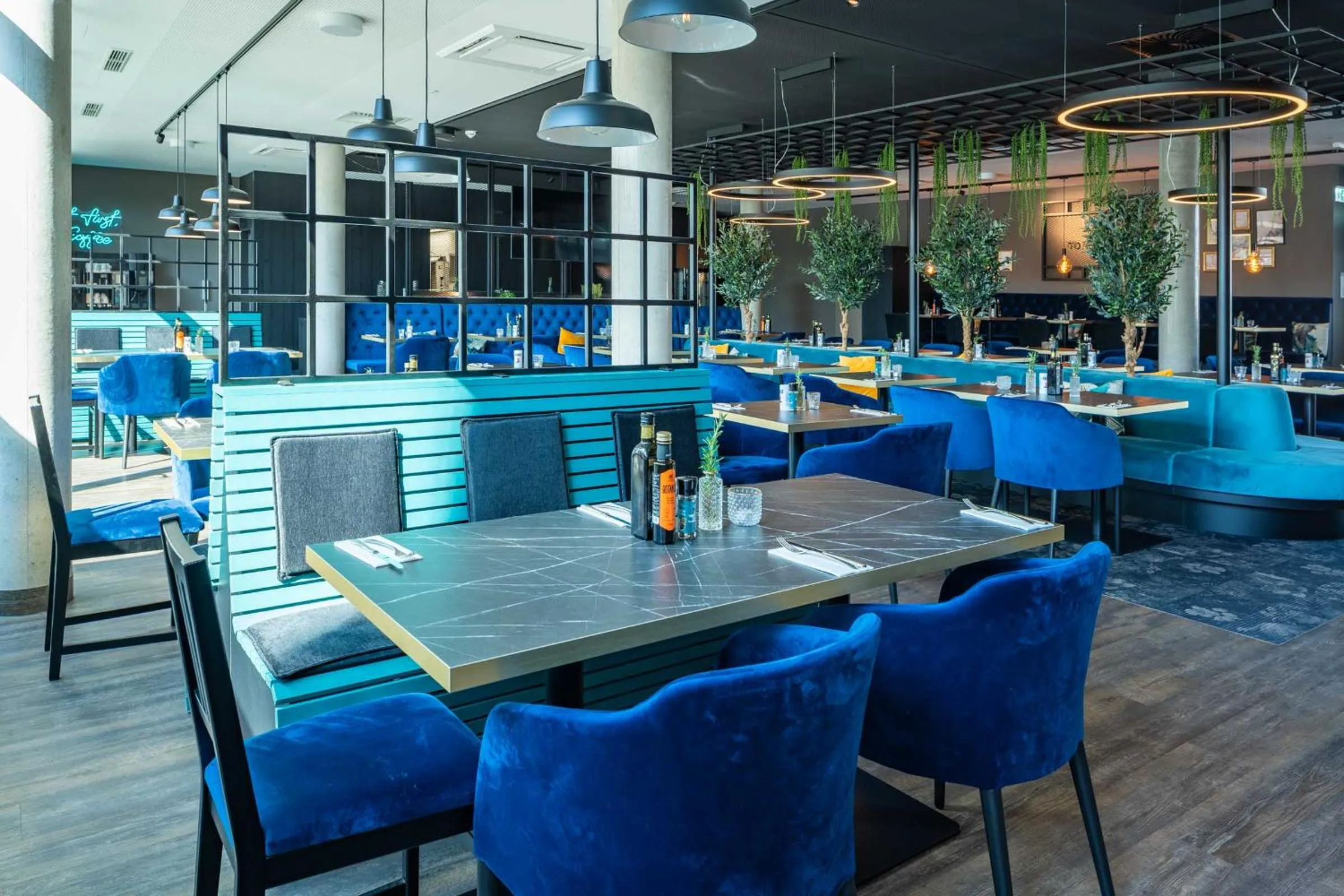 Restaurant/places to eat in Abasto Hotel Dachau