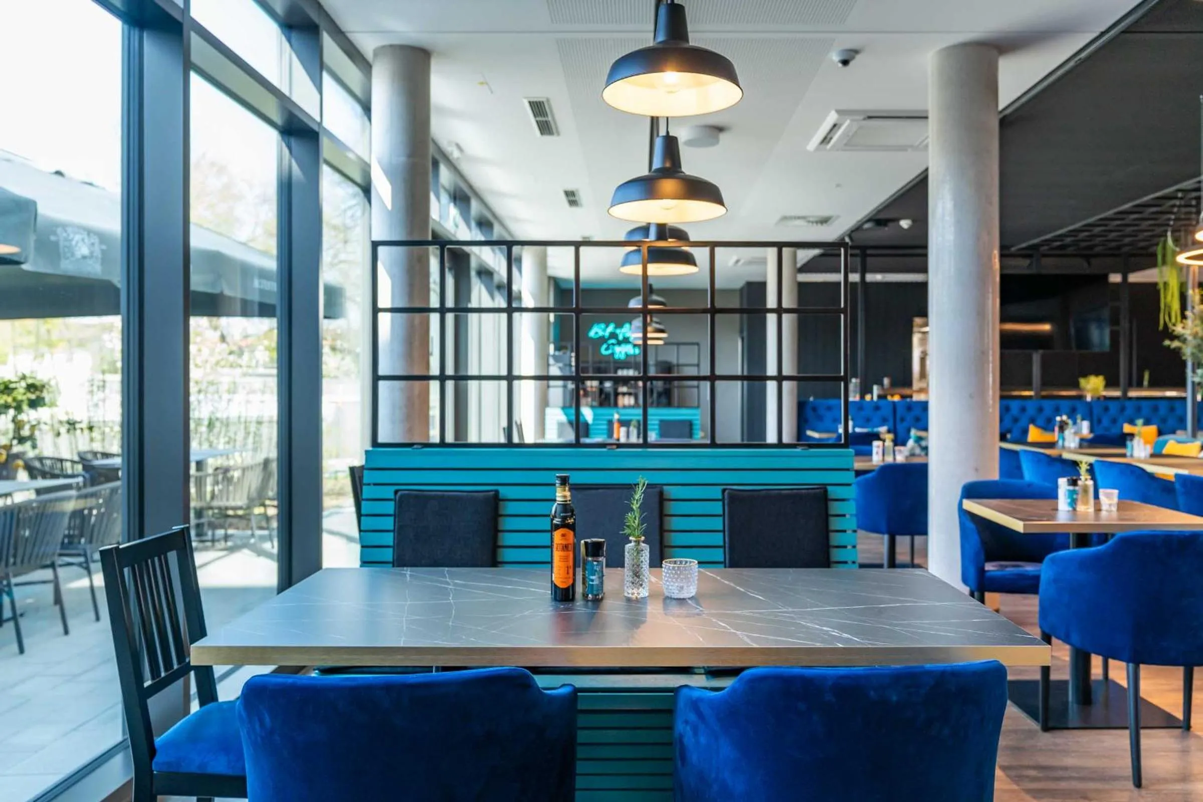 Restaurant/places to eat in Abasto Hotel Dachau