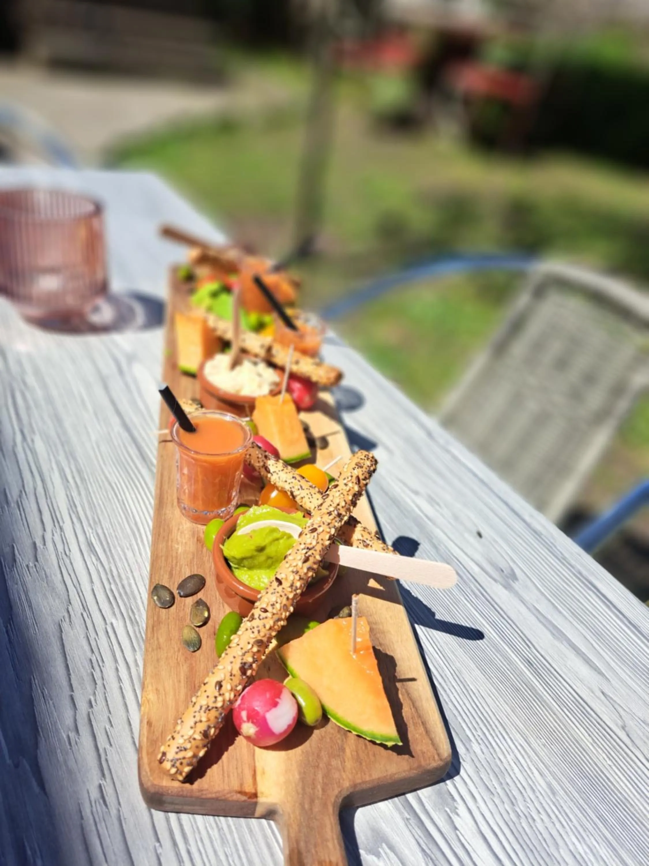 Restaurant/places to eat in L'Interlude