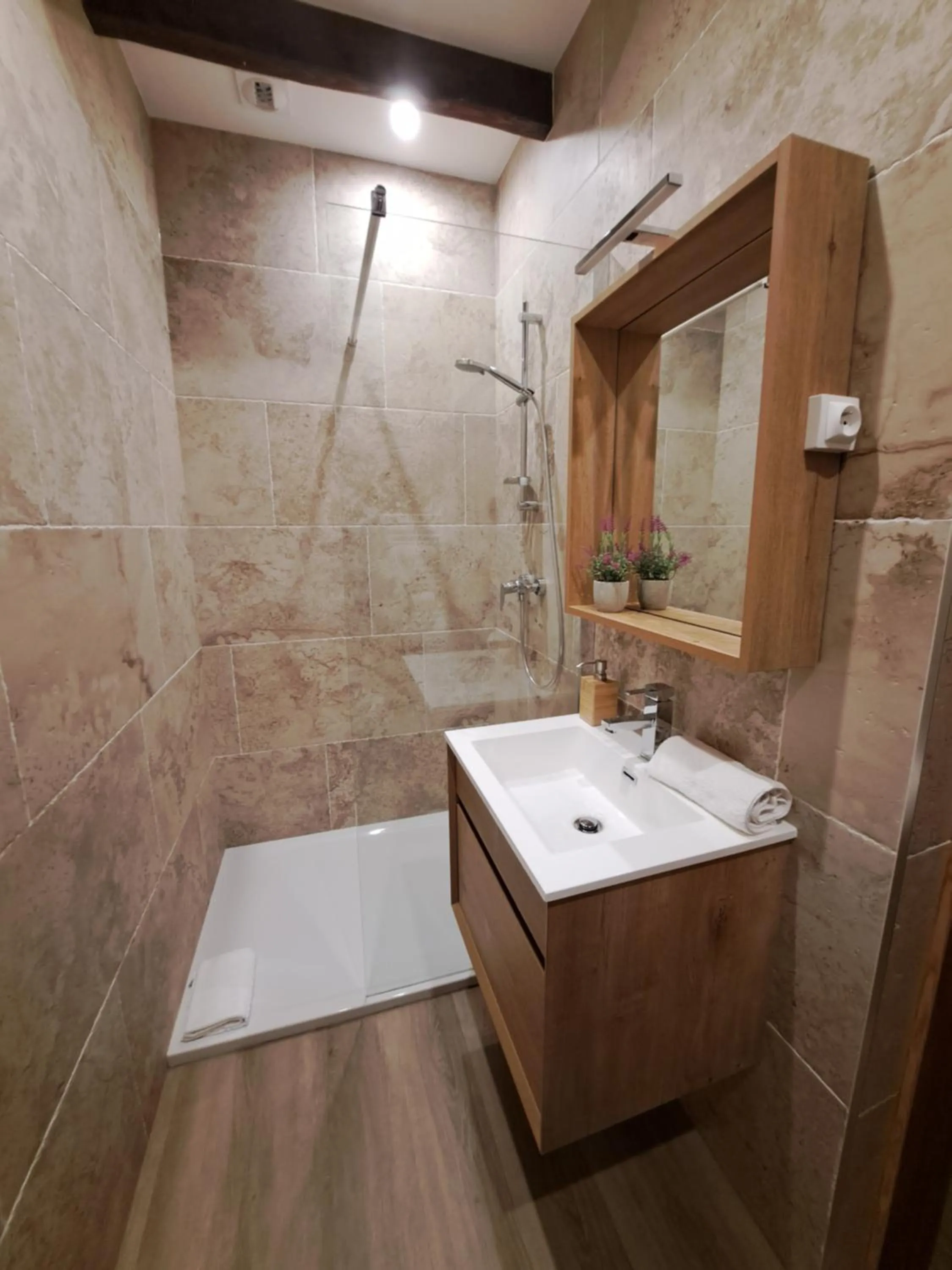 Bathroom in L'Interlude