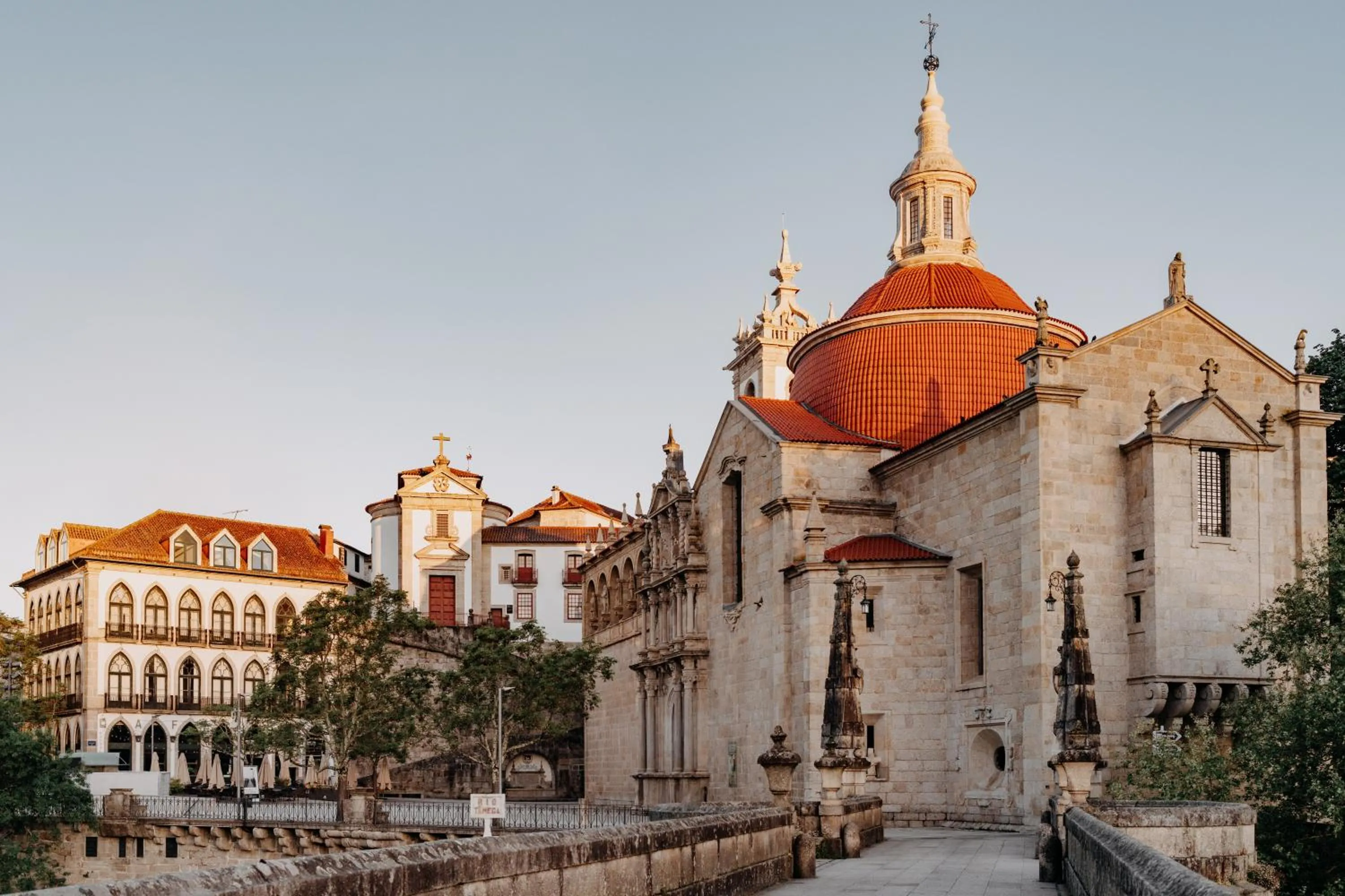 Nearby landmark in Casa das Lérias