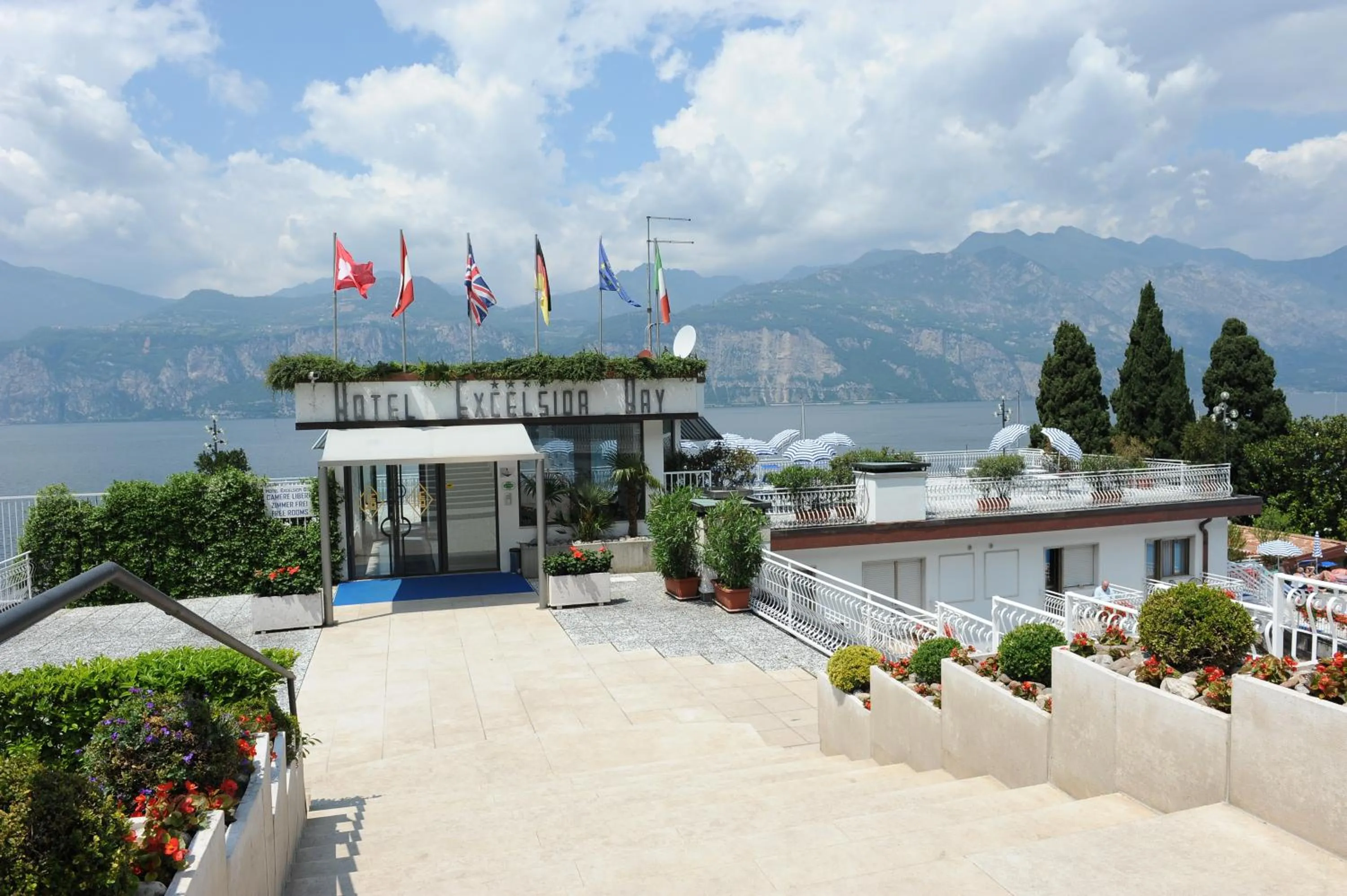 Facade/entrance in Hotel Excelsior Bay