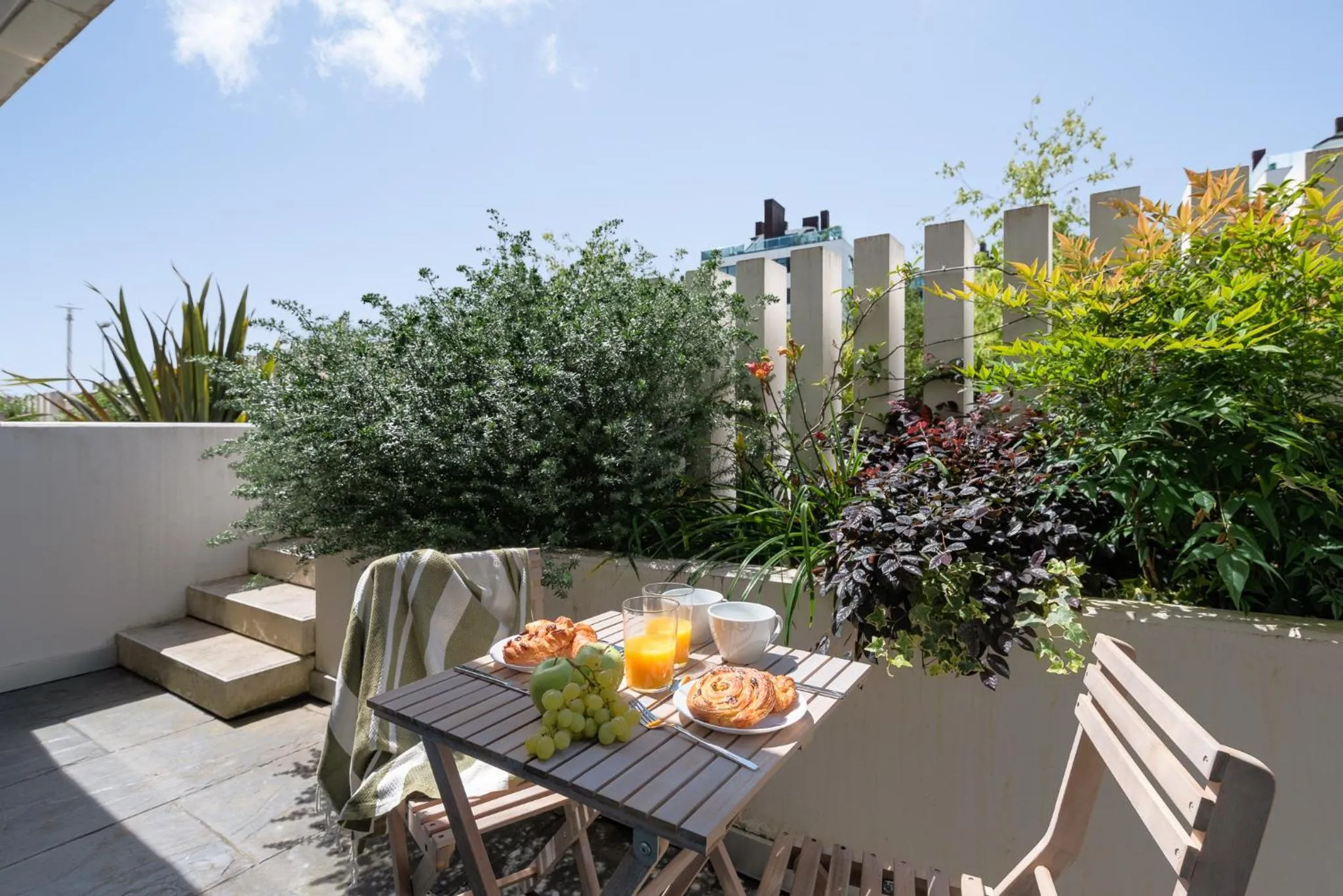 Balcony/Terrace in I Loft Santiago by Upper Luxury Housing