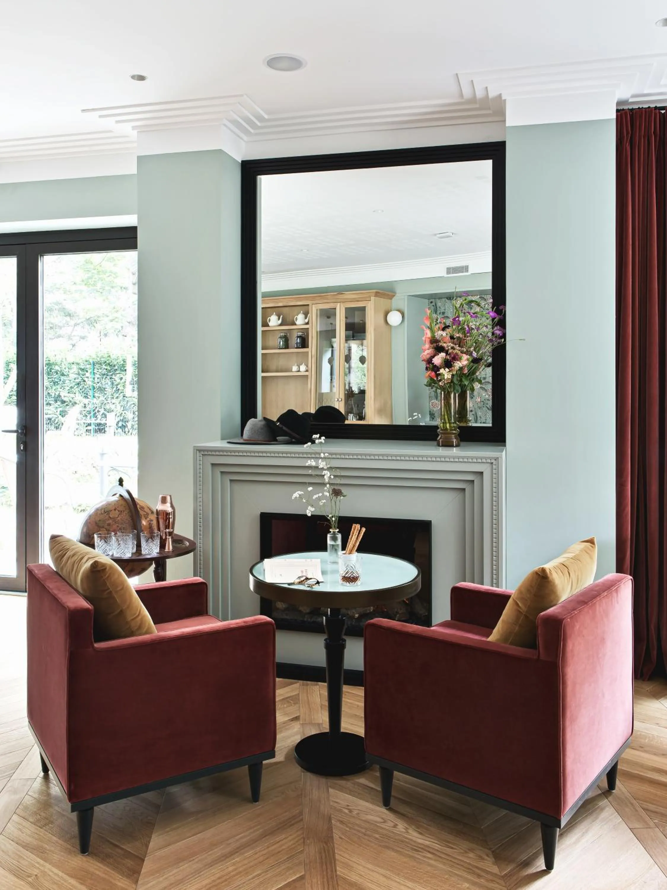 Property building in Hôtel Botaniste