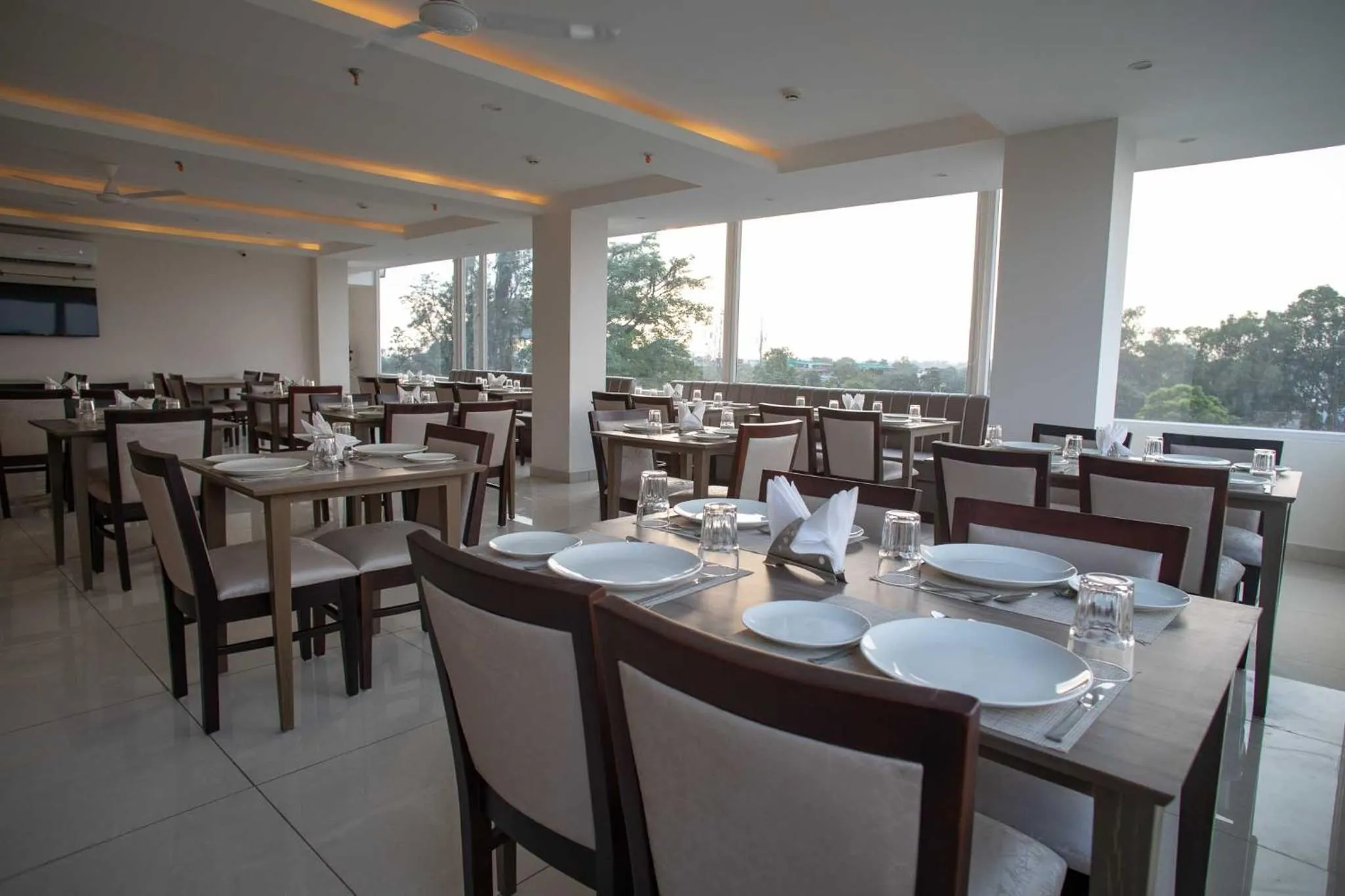 Restaurant/places to eat in Hotel Alaya