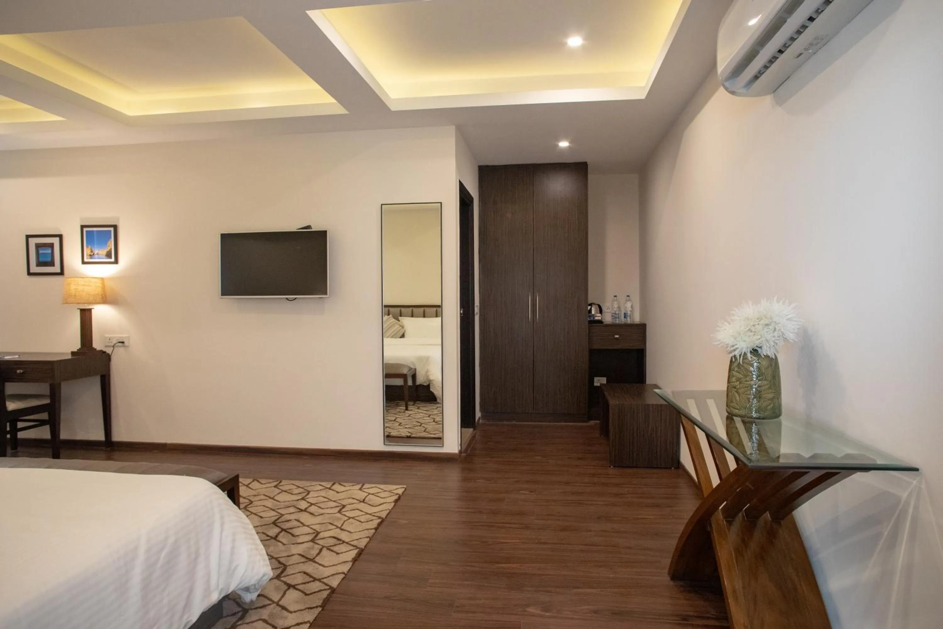 TV and multimedia, Bed in Hotel Alaya