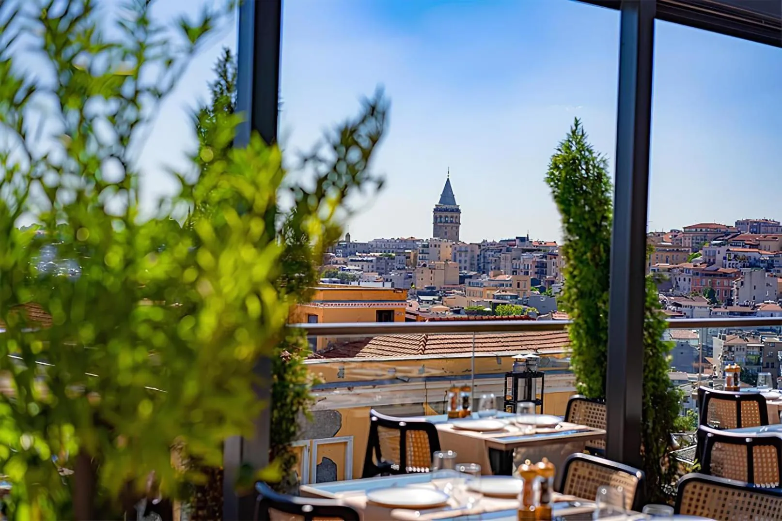 Day in Fragments Hotel