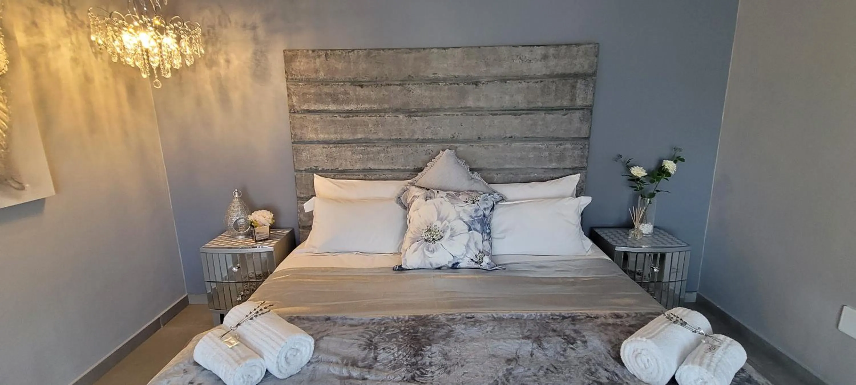 Bed in Rox and Sea Country Lodge