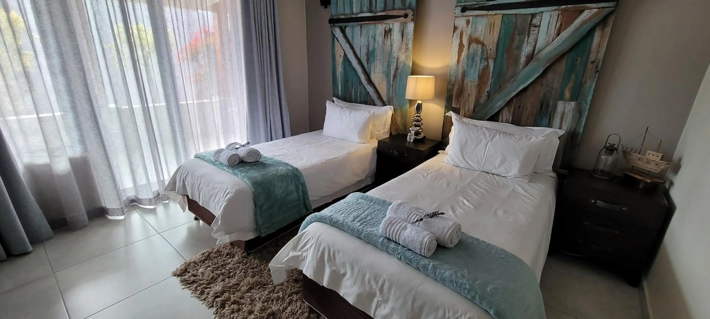 Bedroom, Bed in Rox and Sea Country Lodge