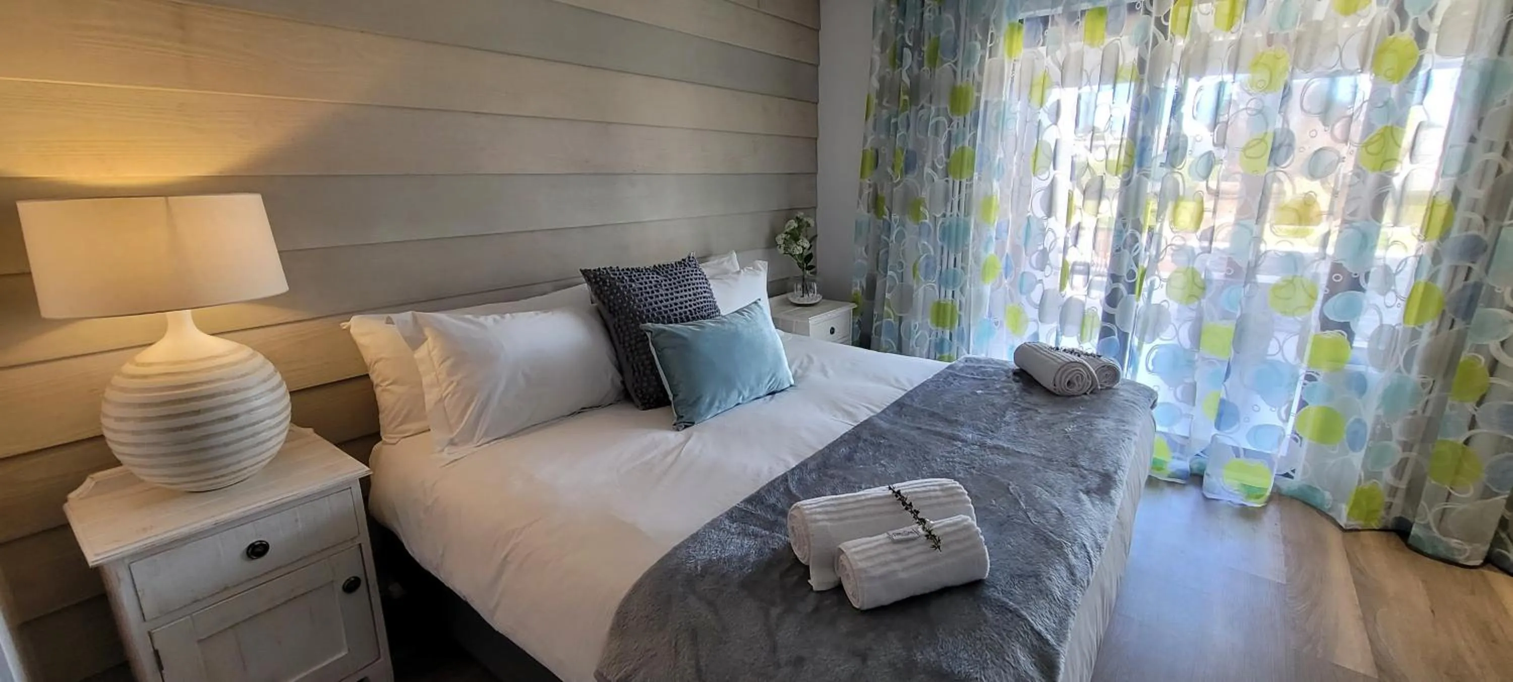 Bedroom, Bed in Rox and Sea Country Lodge