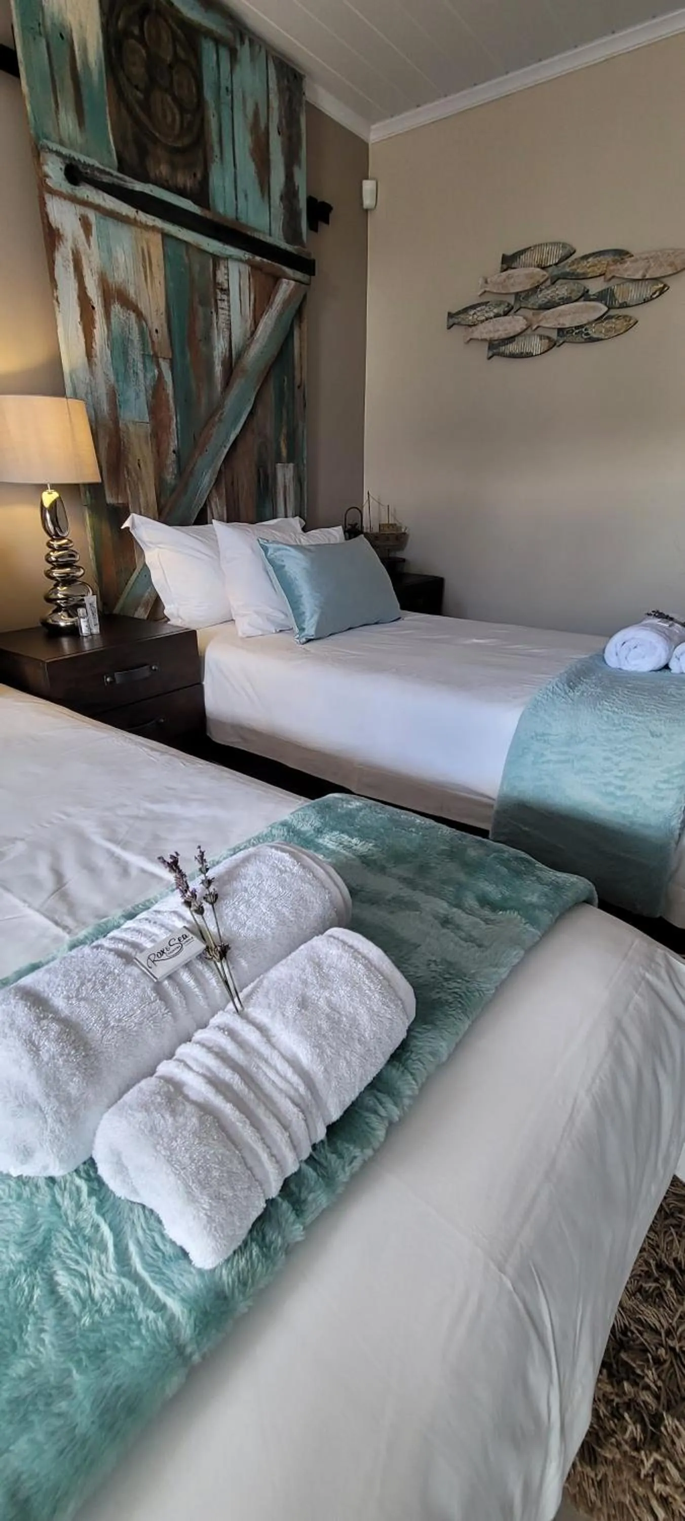 Bed in Rox and Sea Country Lodge