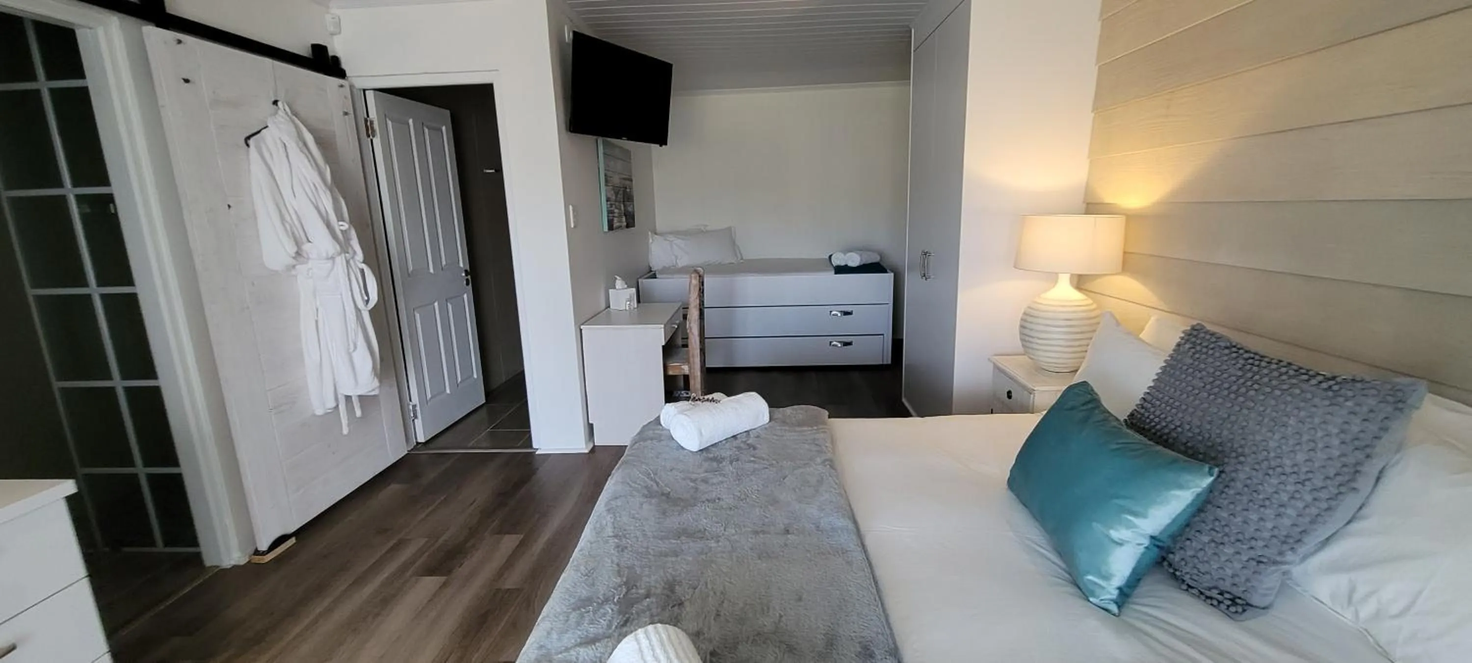 Bedroom, Bed in Rox and Sea Country Lodge