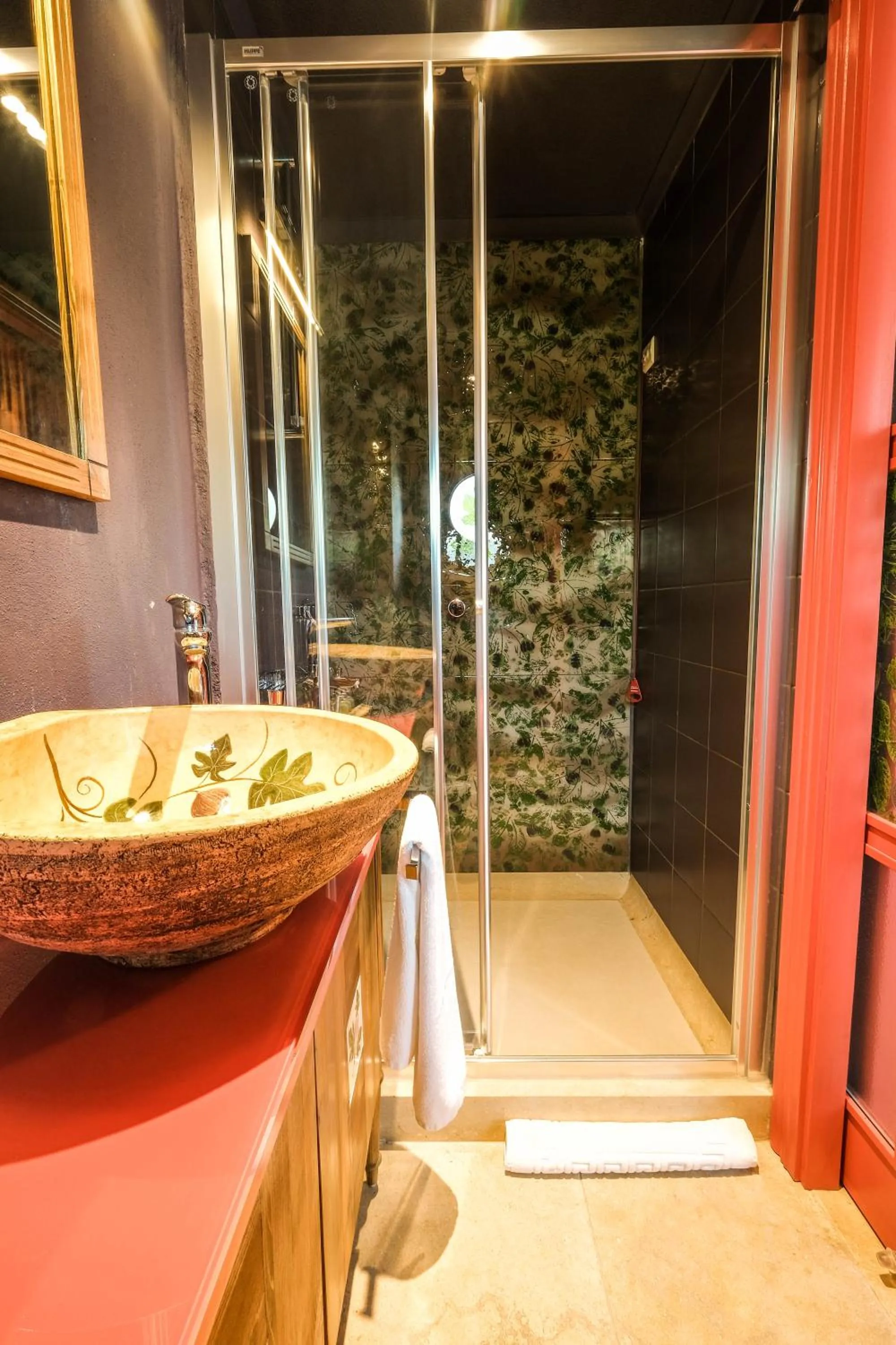 Shower in Kocadon Hotel