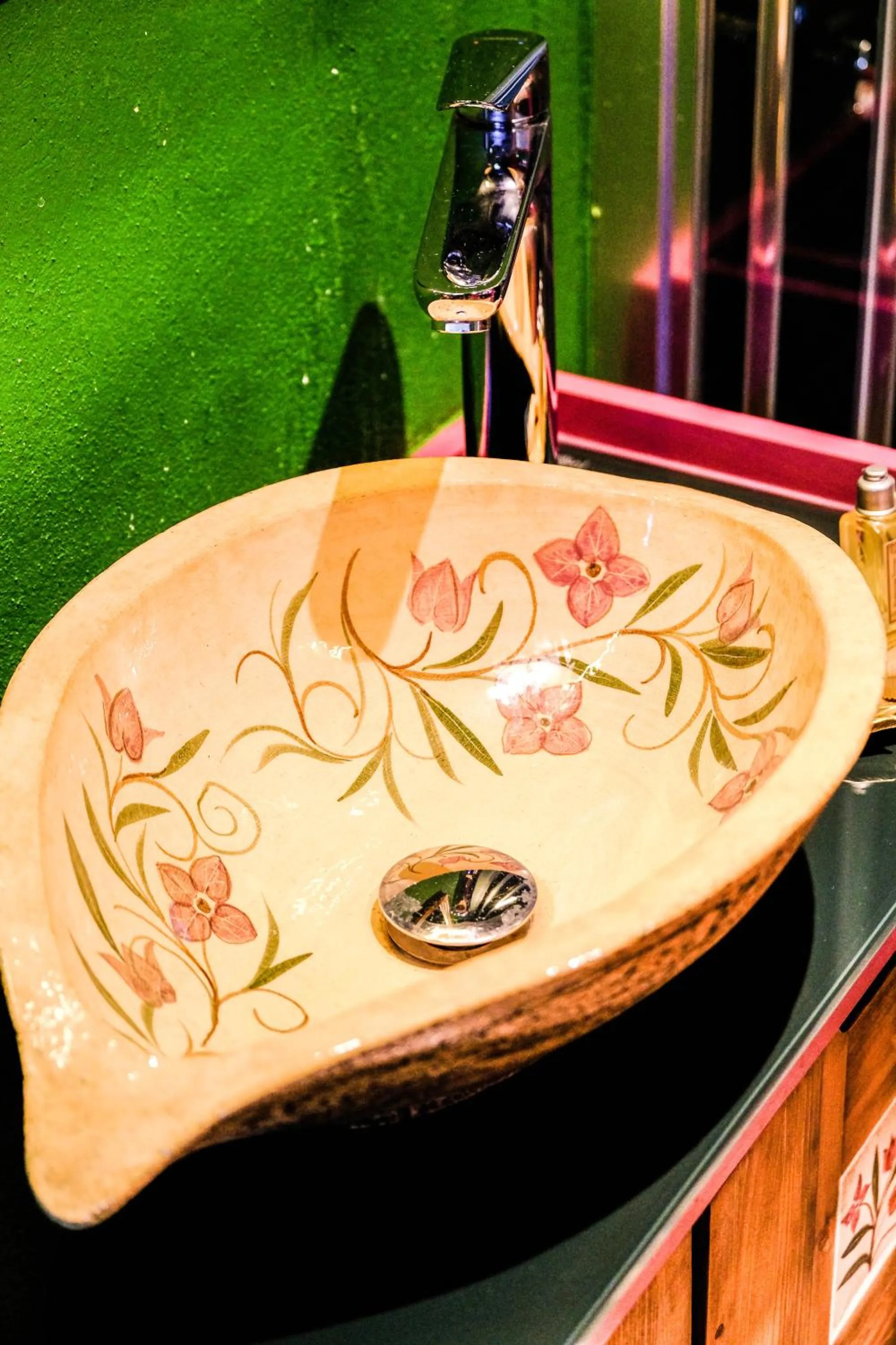 Bathroom in Kocadon Hotel