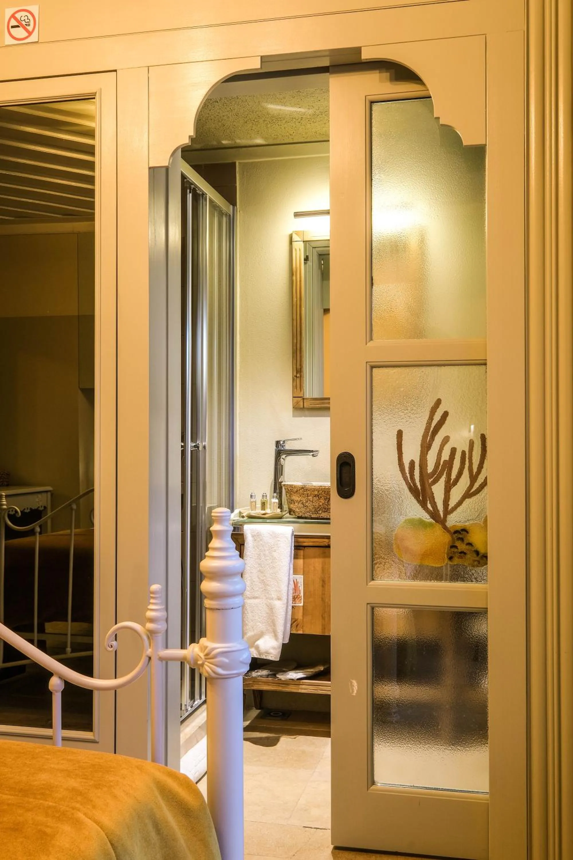 Bed in Kocadon Hotel