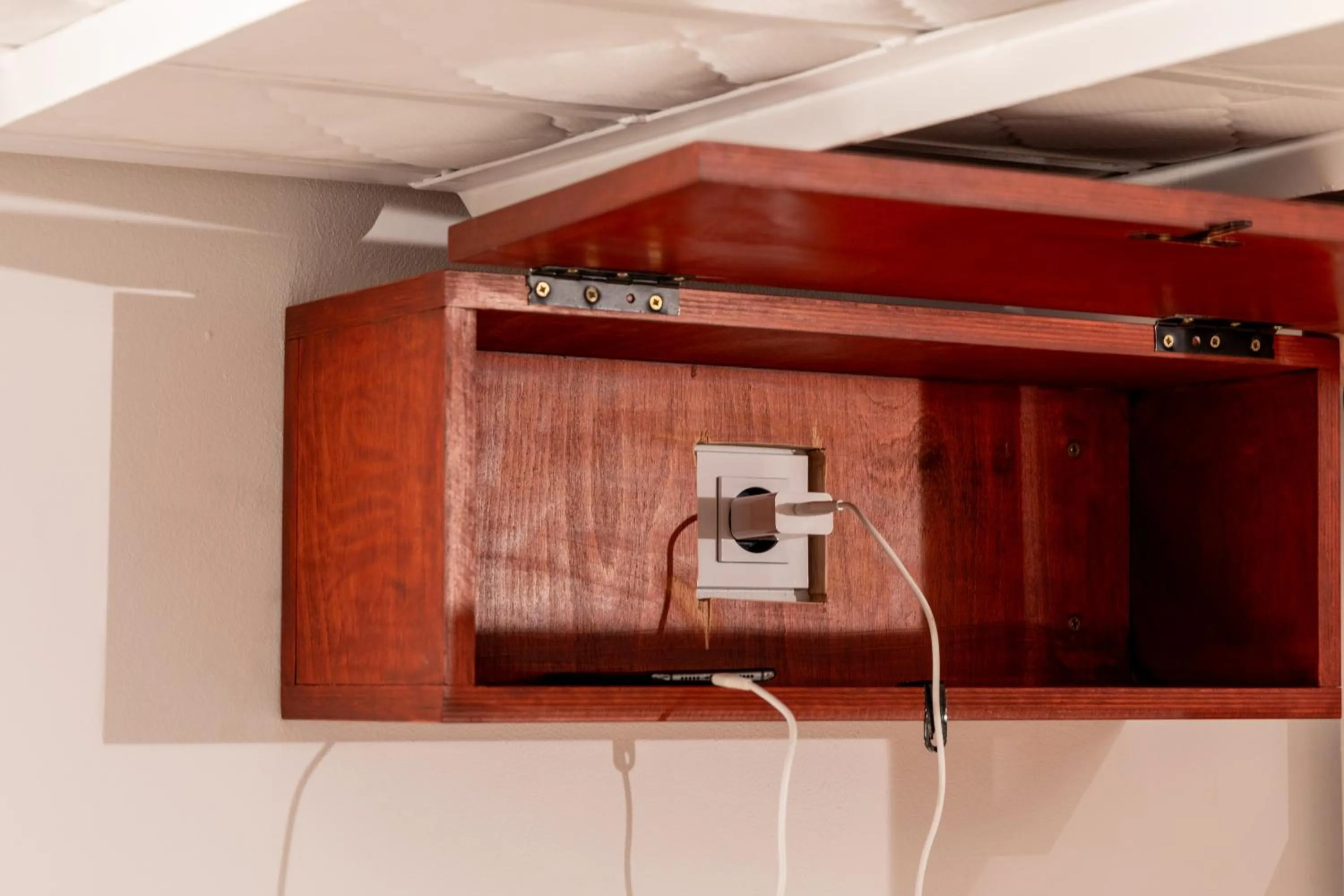 safe in Sir Toby's Midtown