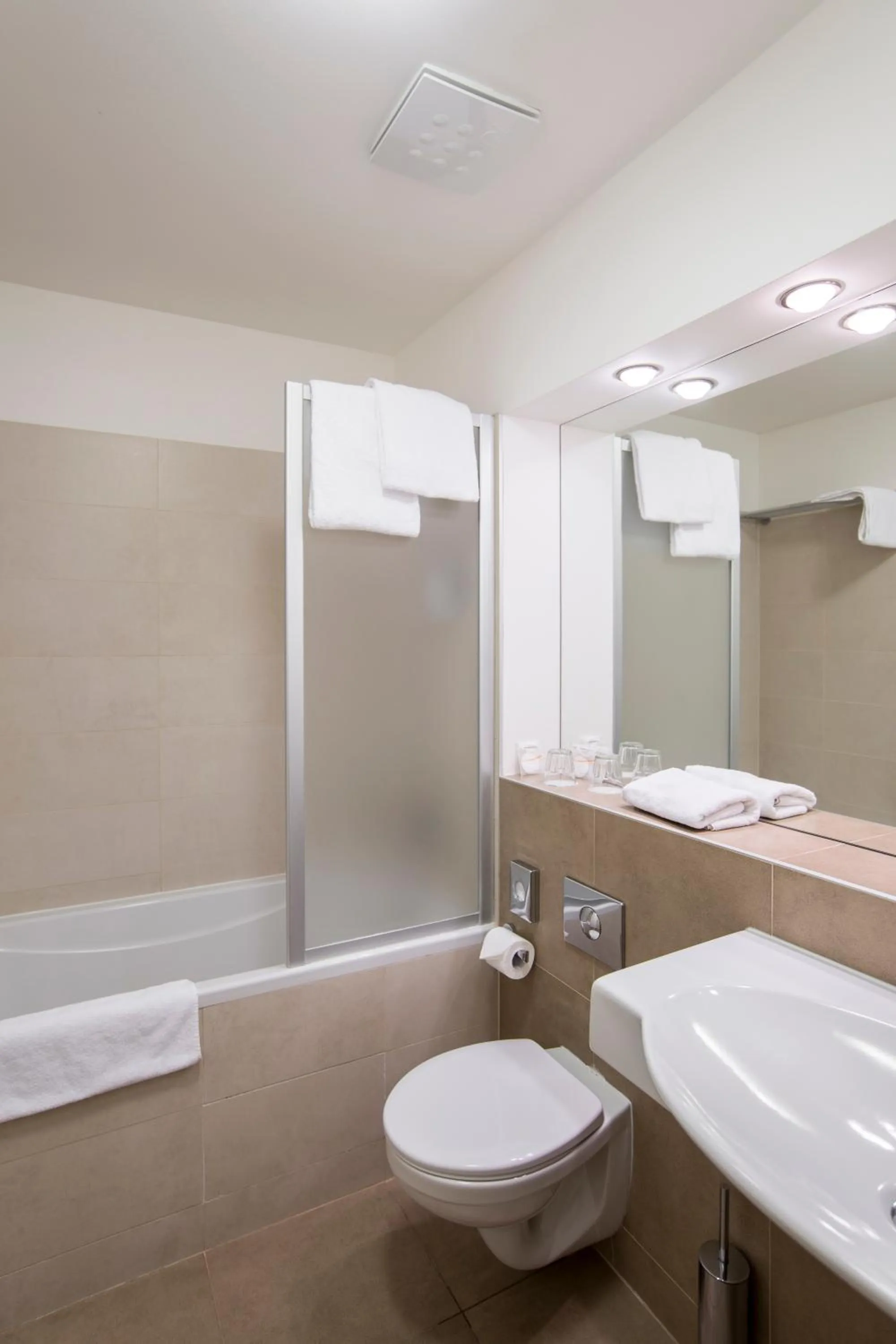 Toilet in Hotel Páv