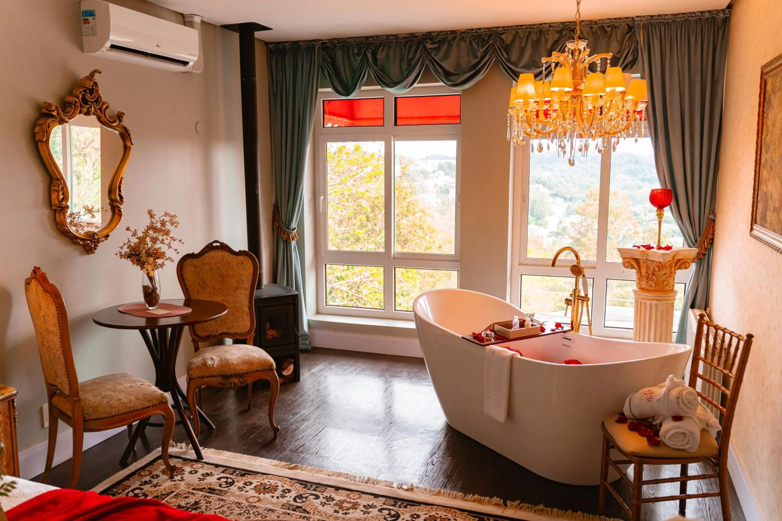 Photo of the whole room in Le Boutique Hotel Gramado - Exclusivo para Casais