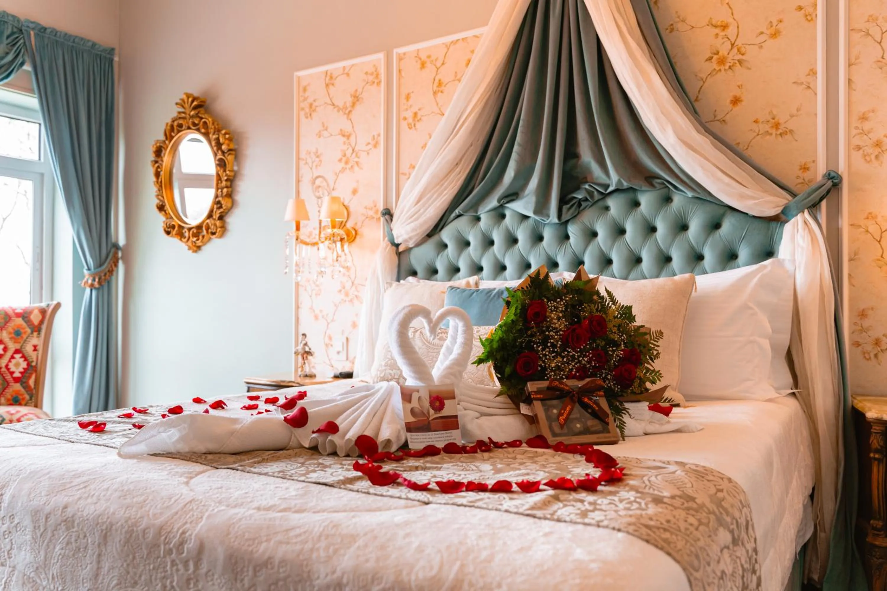 Decorative detail, Bed in Le Boutique Hotel Gramado - Exclusivo para Casais