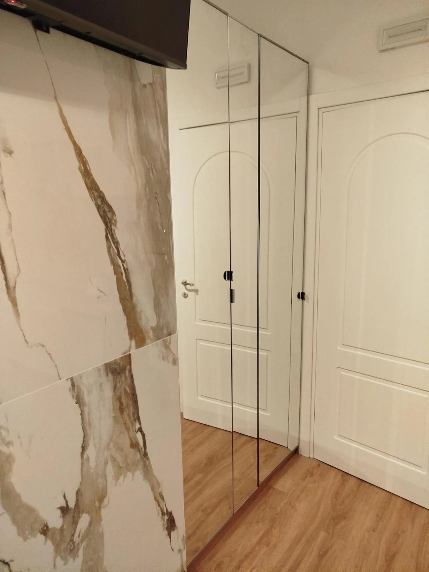 wardrobe in Confort Suites