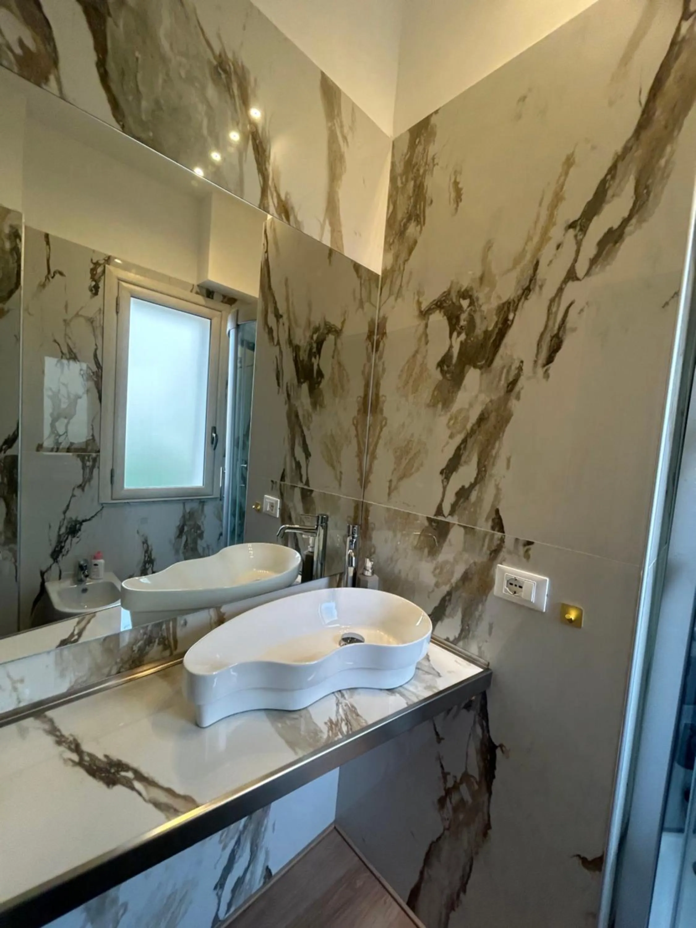 Bathroom in Confort Suites