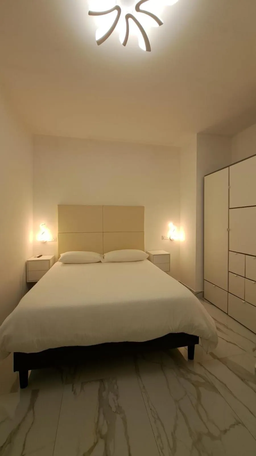 Bed in Confort Suites