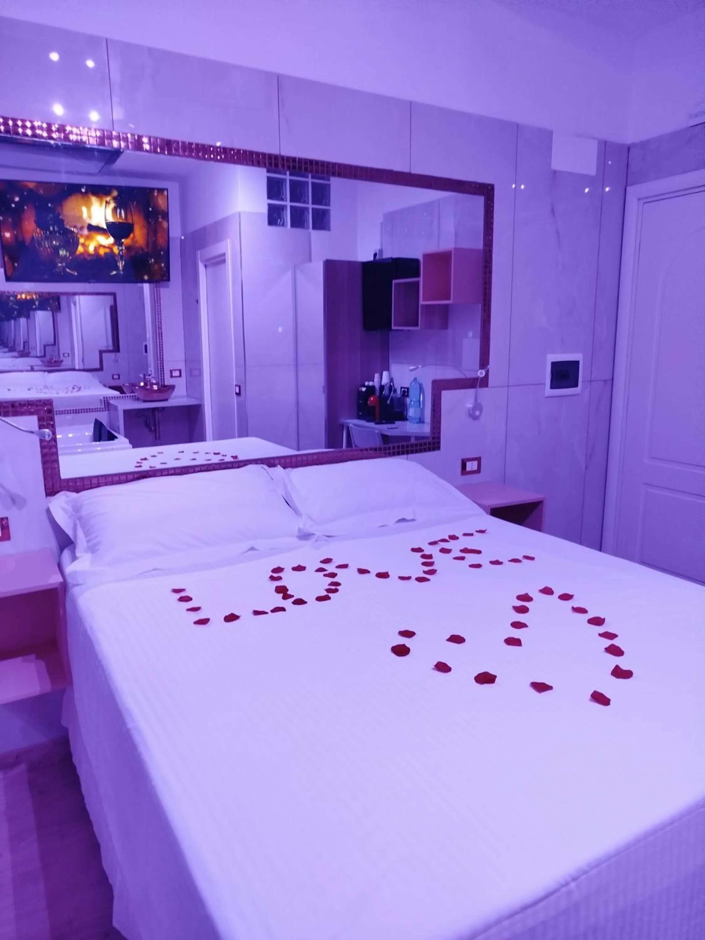 Bed in Confort Suites