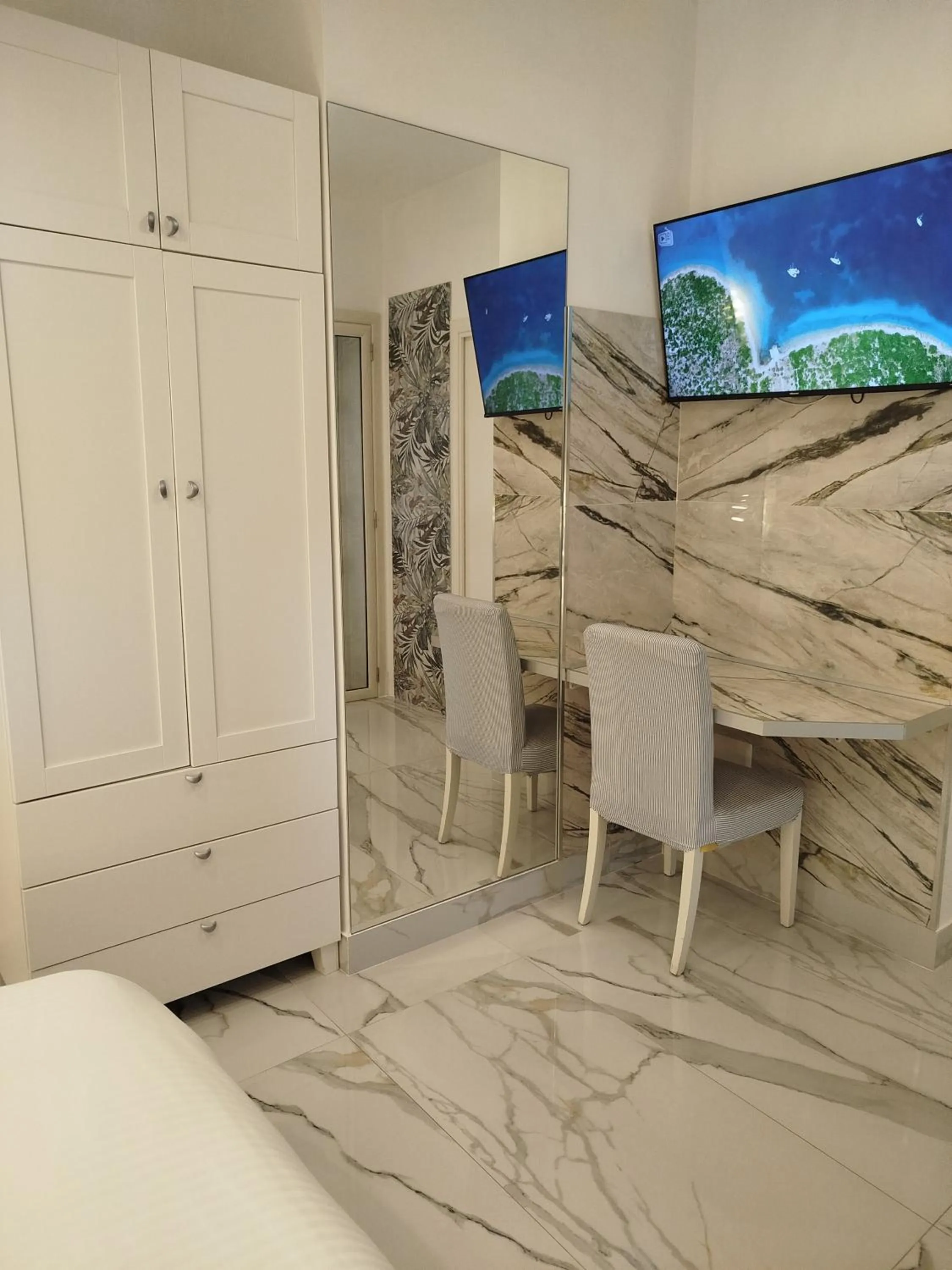 Bed in Confort Suites