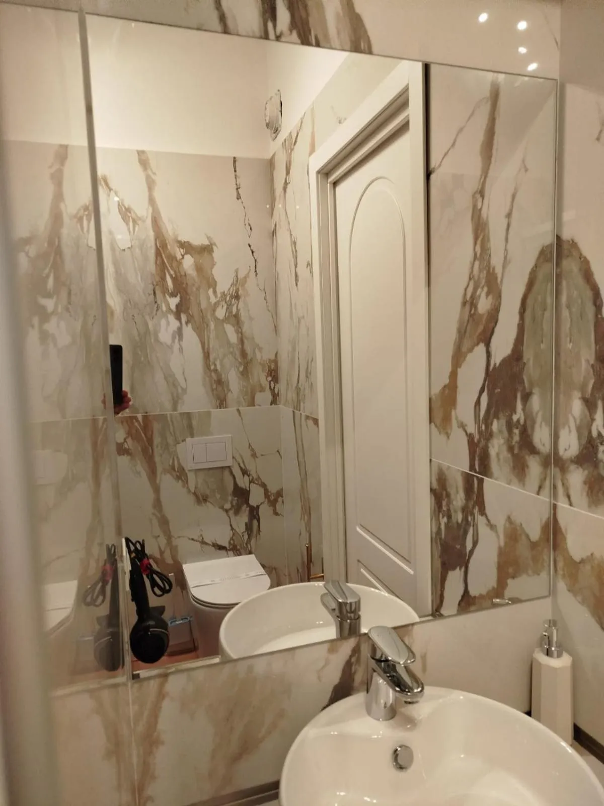 Shower in Confort Suites