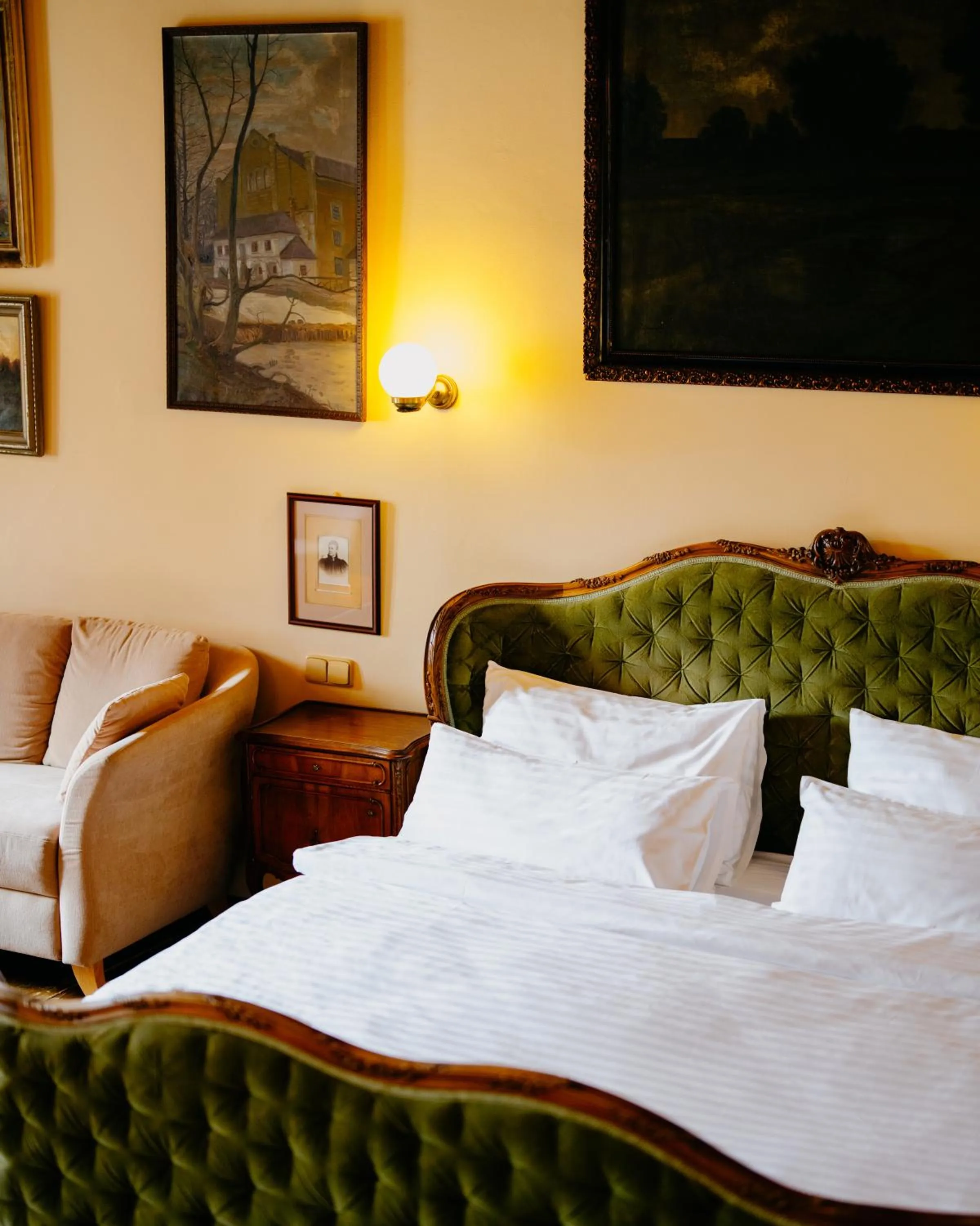 Bed in Hotel Leonardo