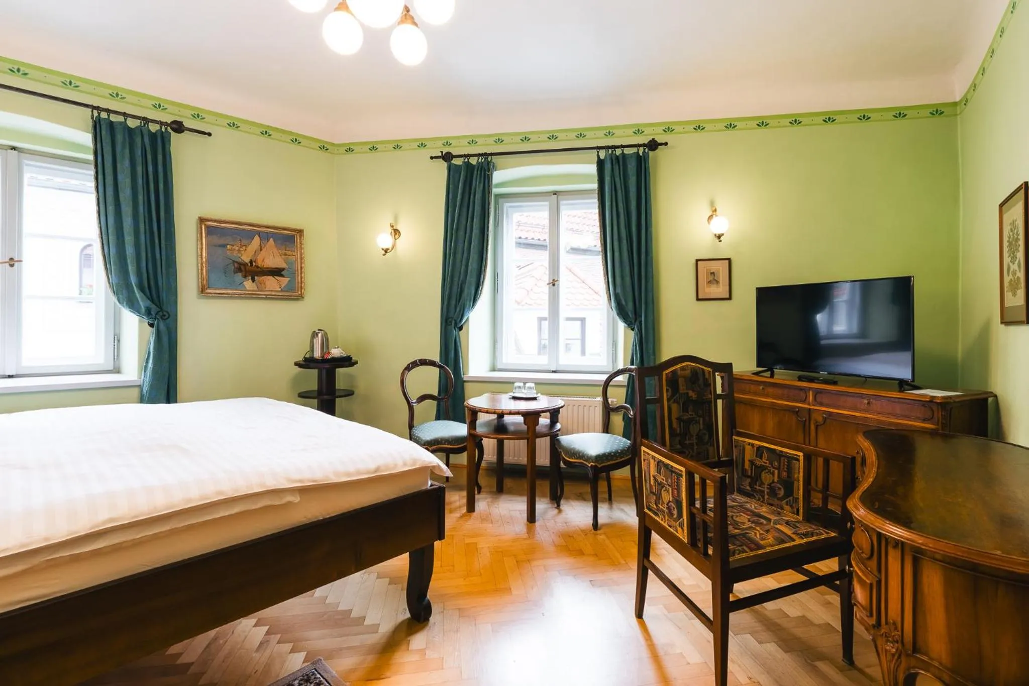 Bed in Hotel Leonardo