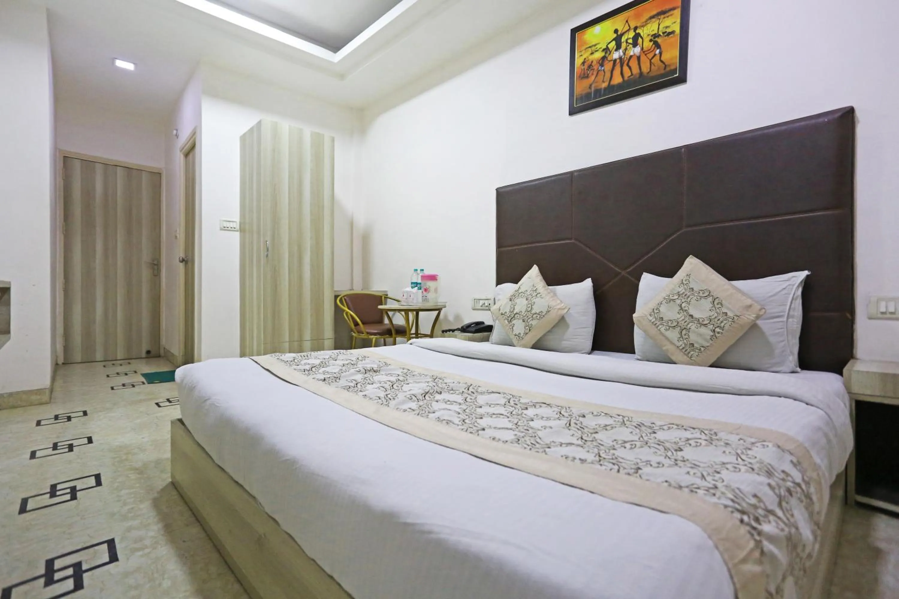 Bed in Hotel Sterling Inn, New Delhi