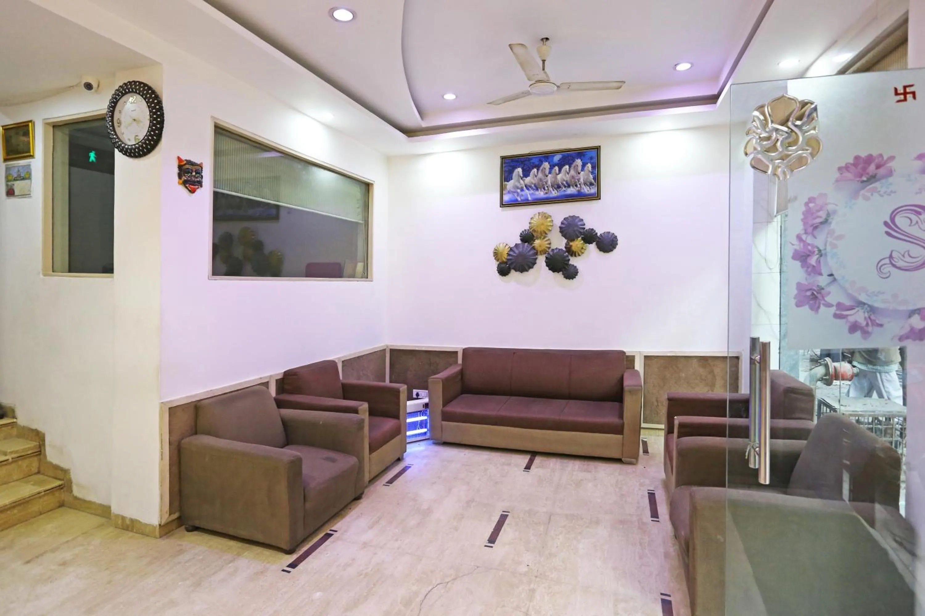 TV and multimedia in Hotel Sterling Inn, New Delhi