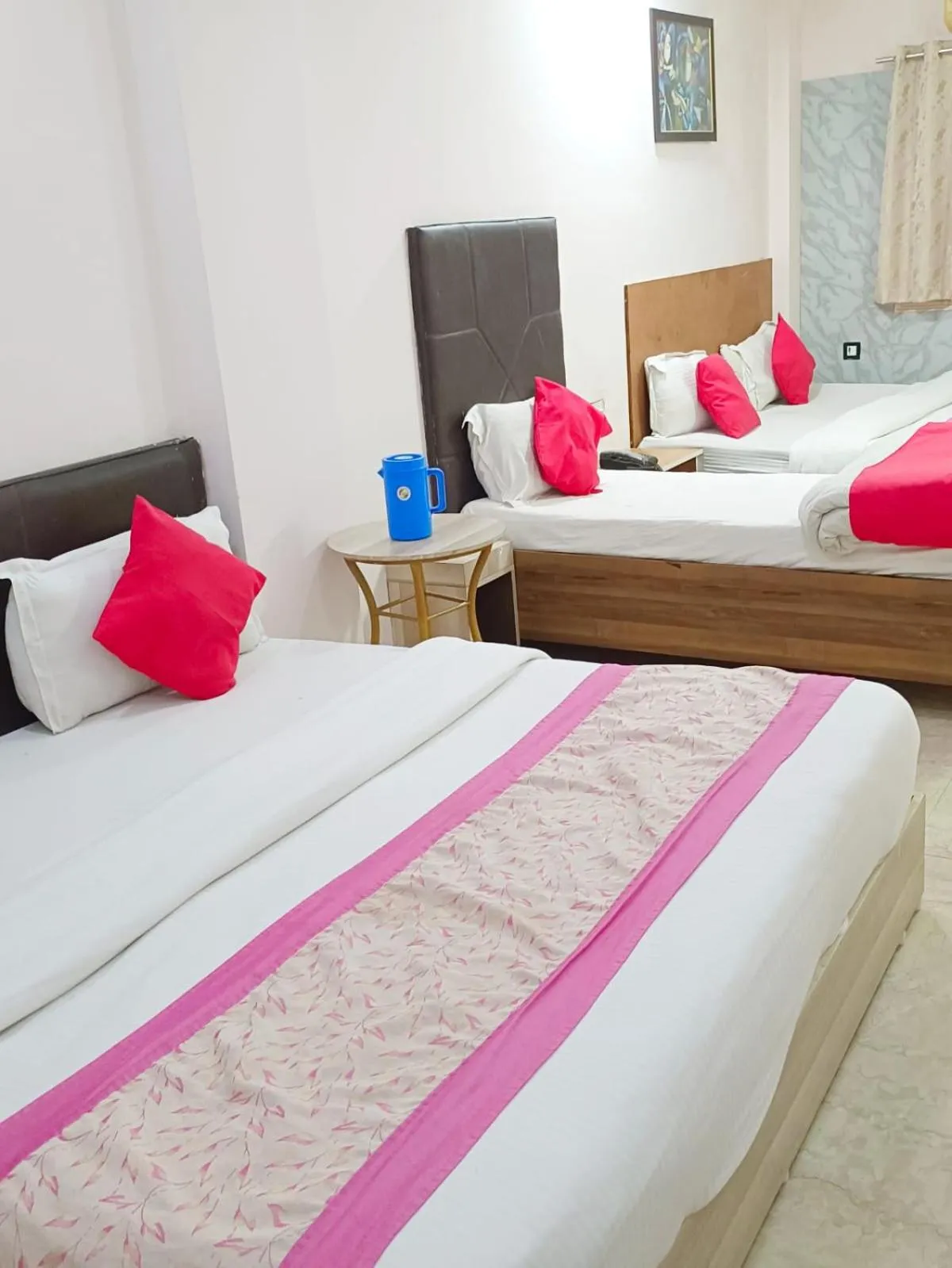 Photo of the whole room, Bed in Hotel Sterling Inn, New Delhi