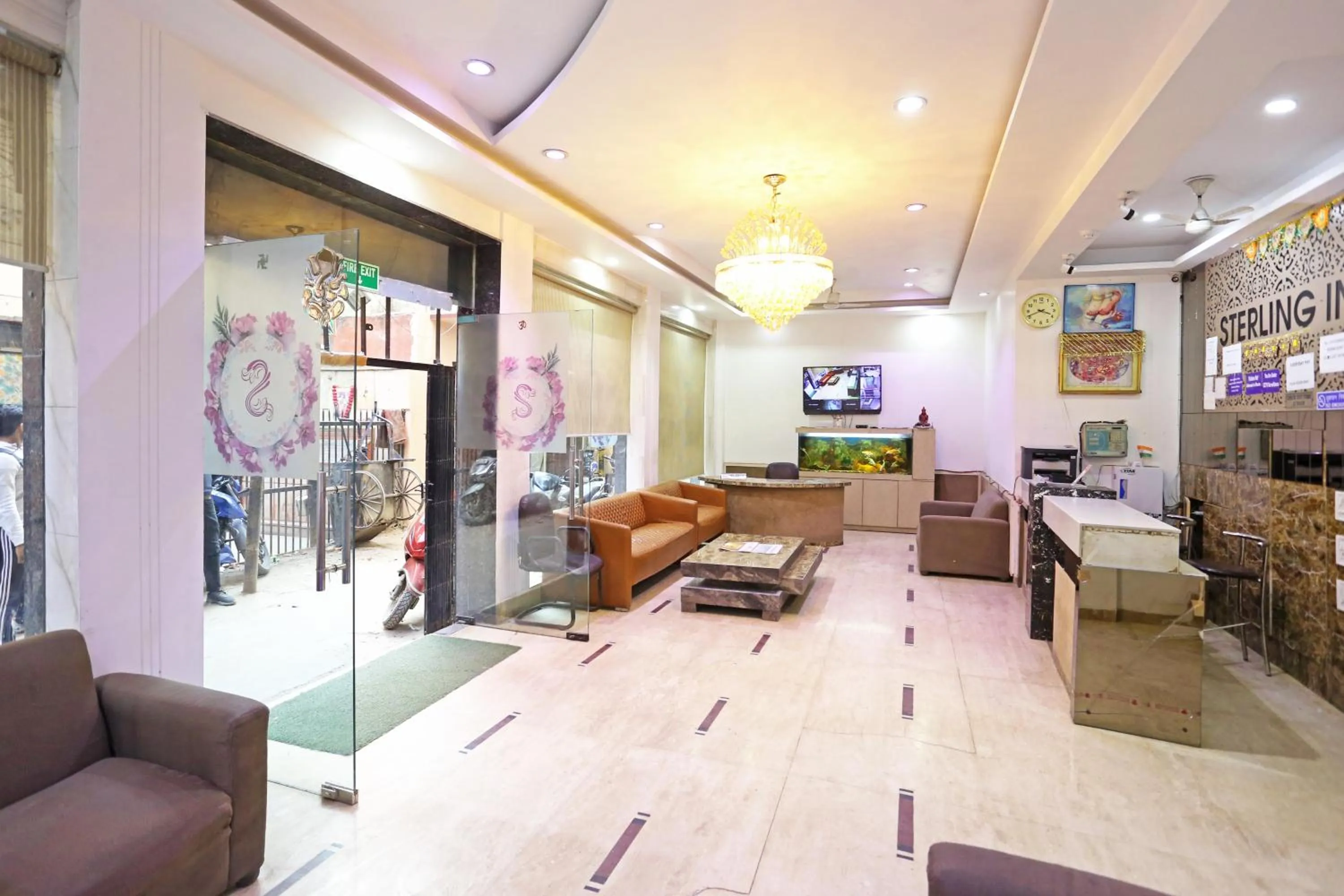 Lobby or reception in Hotel Sterling Inn, New Delhi