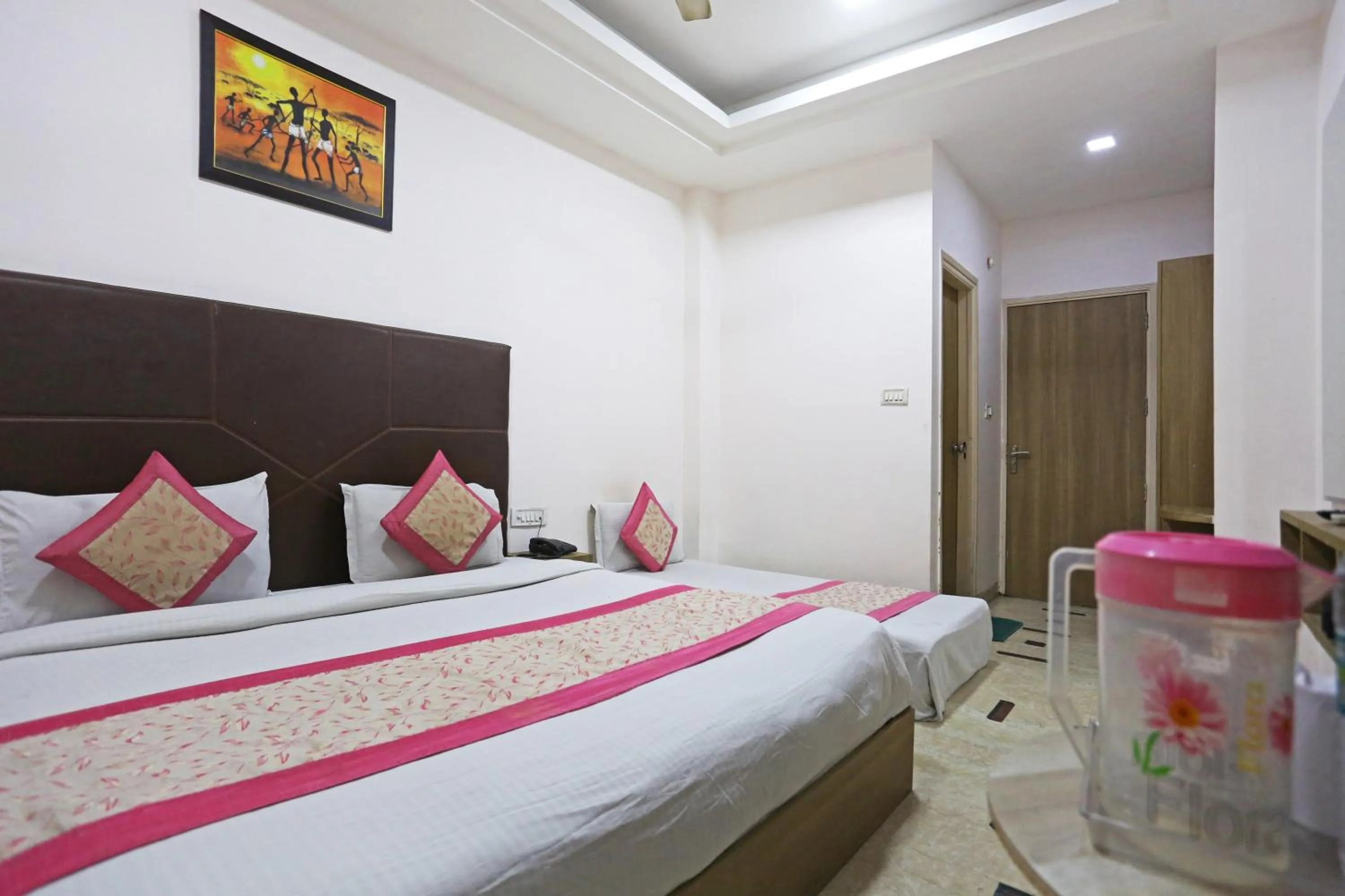 Photo of the whole room, Bed in Hotel Sterling Inn, New Delhi