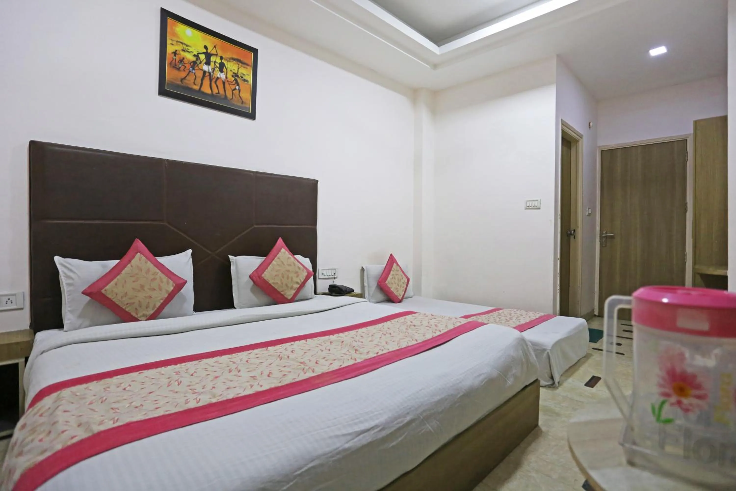 Bed in Hotel Sterling Inn, New Delhi