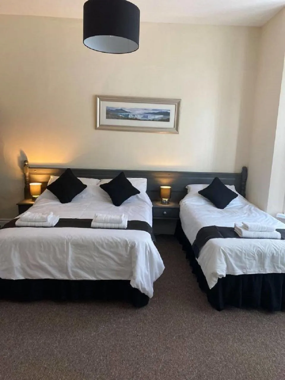 Bedroom in Burlington Hotel