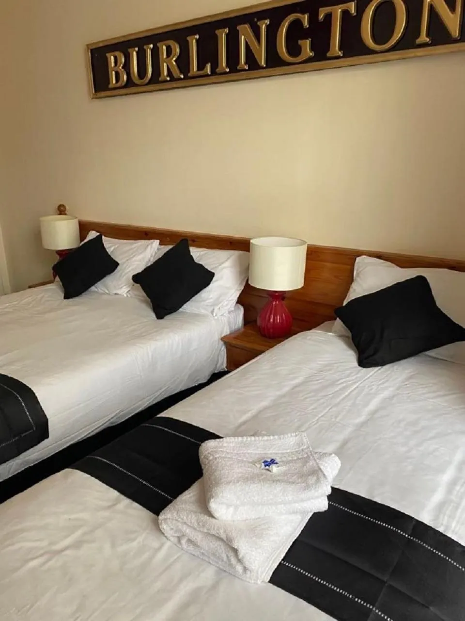 Bedroom in Burlington Hotel