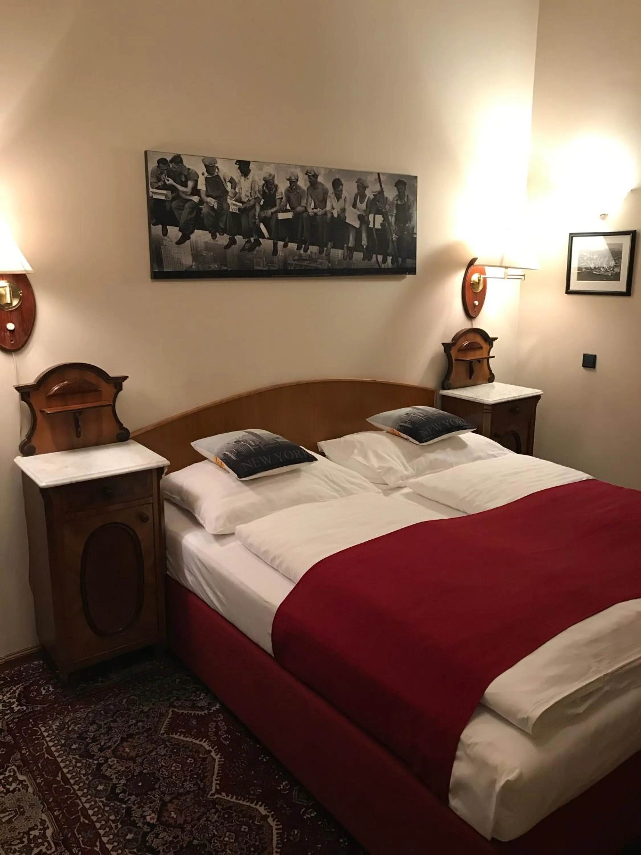 Bedroom, Bed in Hotel Continental